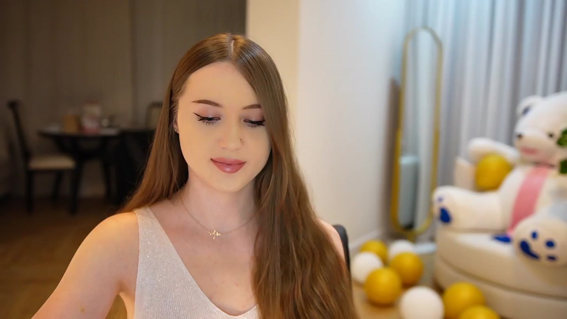 Gallery image thumbnail from Innocent_Soul's myfreecams stream on, 09/30/2024, 18:04 image 3 of 20