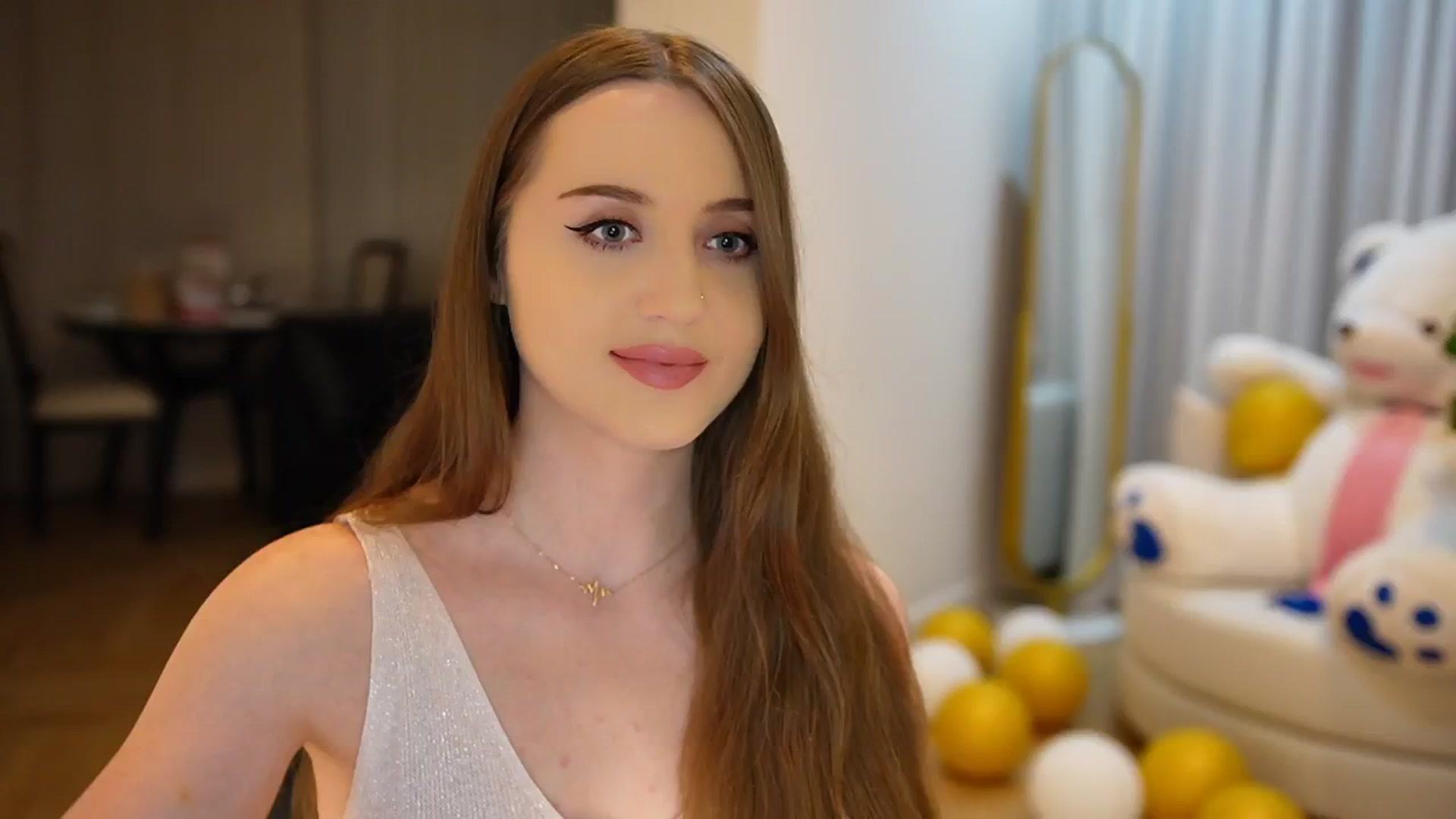 Gallery image thumbnail from Innocent_Soul's myfreecams stream on, 09/30/2024, 19:59 image 14 of 20
