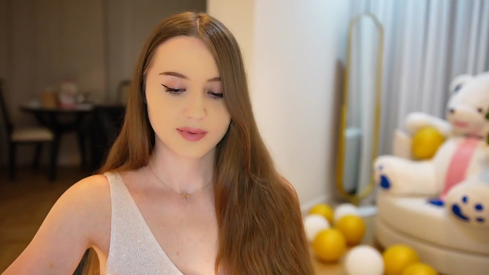 Gallery image thumbnail from Innocent_Soul's myfreecams stream on, 09/30/2024, 19:59 image 6 of 20