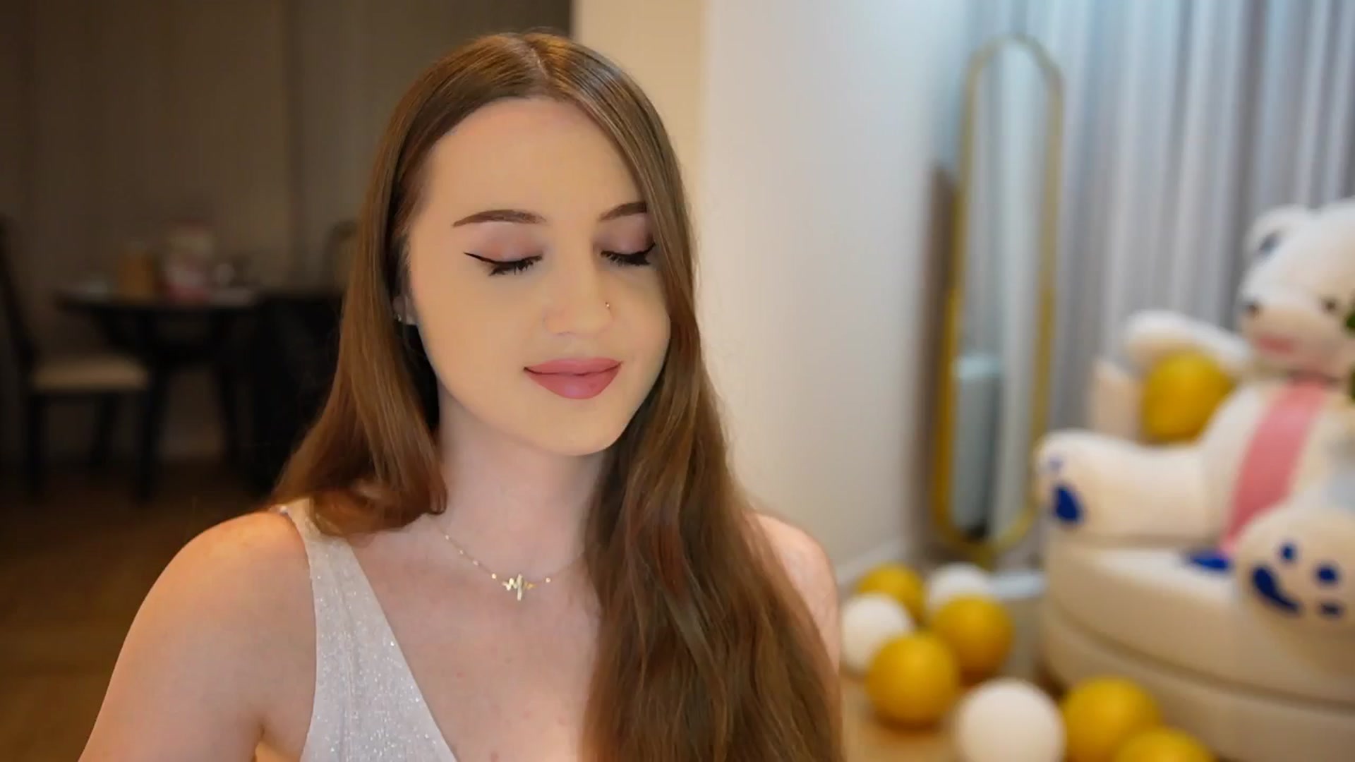 Gallery image thumbnail from Innocent_Soul's myfreecams stream on, 09/30/2024, 19:59 image 15 of 20