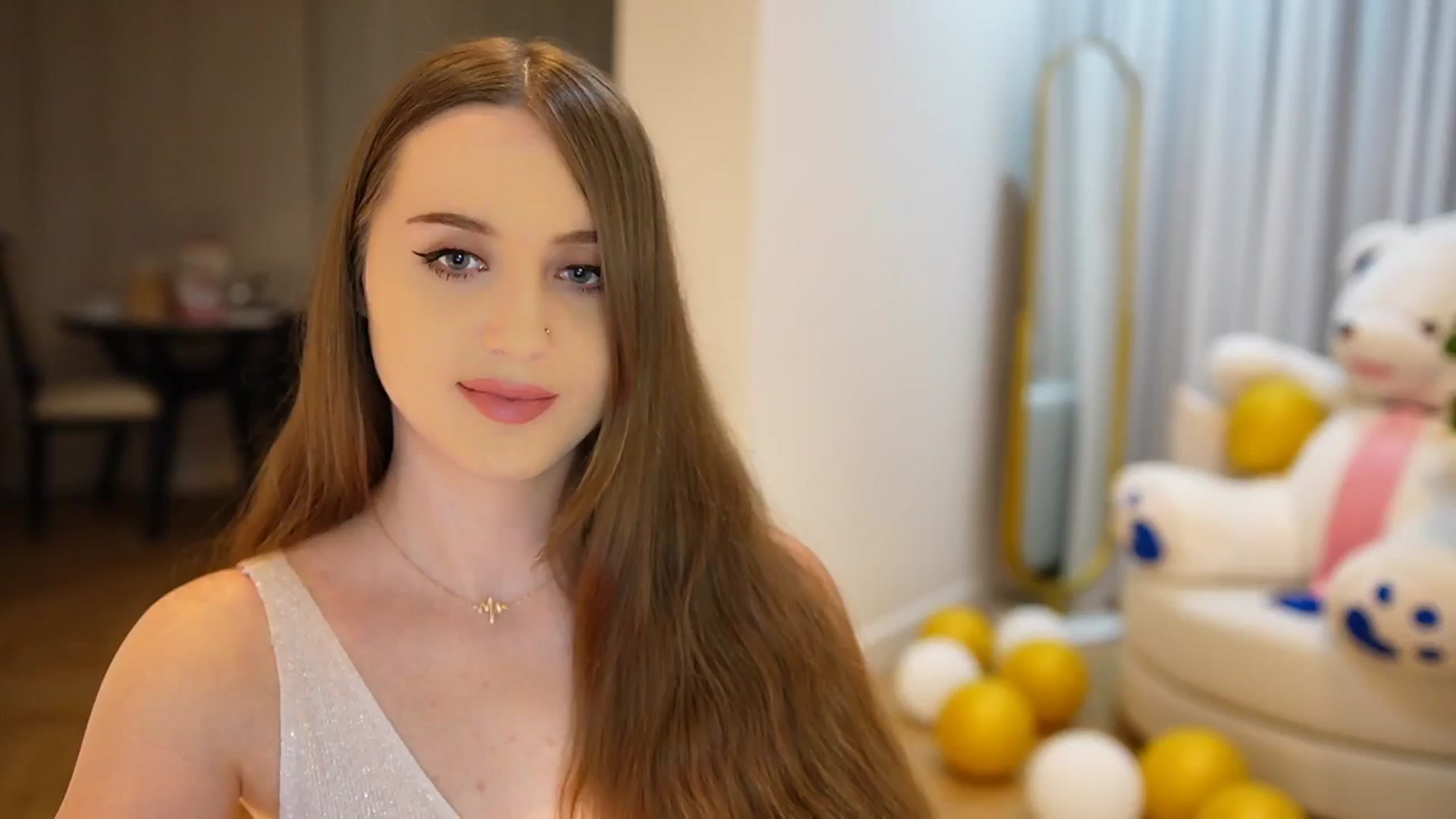 Gallery image thumbnail from Innocent_Soul's myfreecams stream on, 09/30/2024, 19:59 image 4 of 20