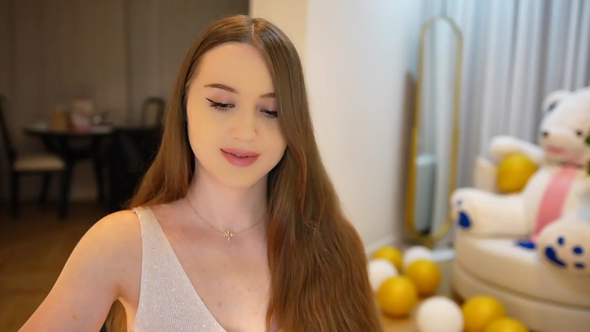 Gallery image thumbnail from Innocent_Soul's myfreecams stream on, 09/30/2024, 19:59 image 8 of 20