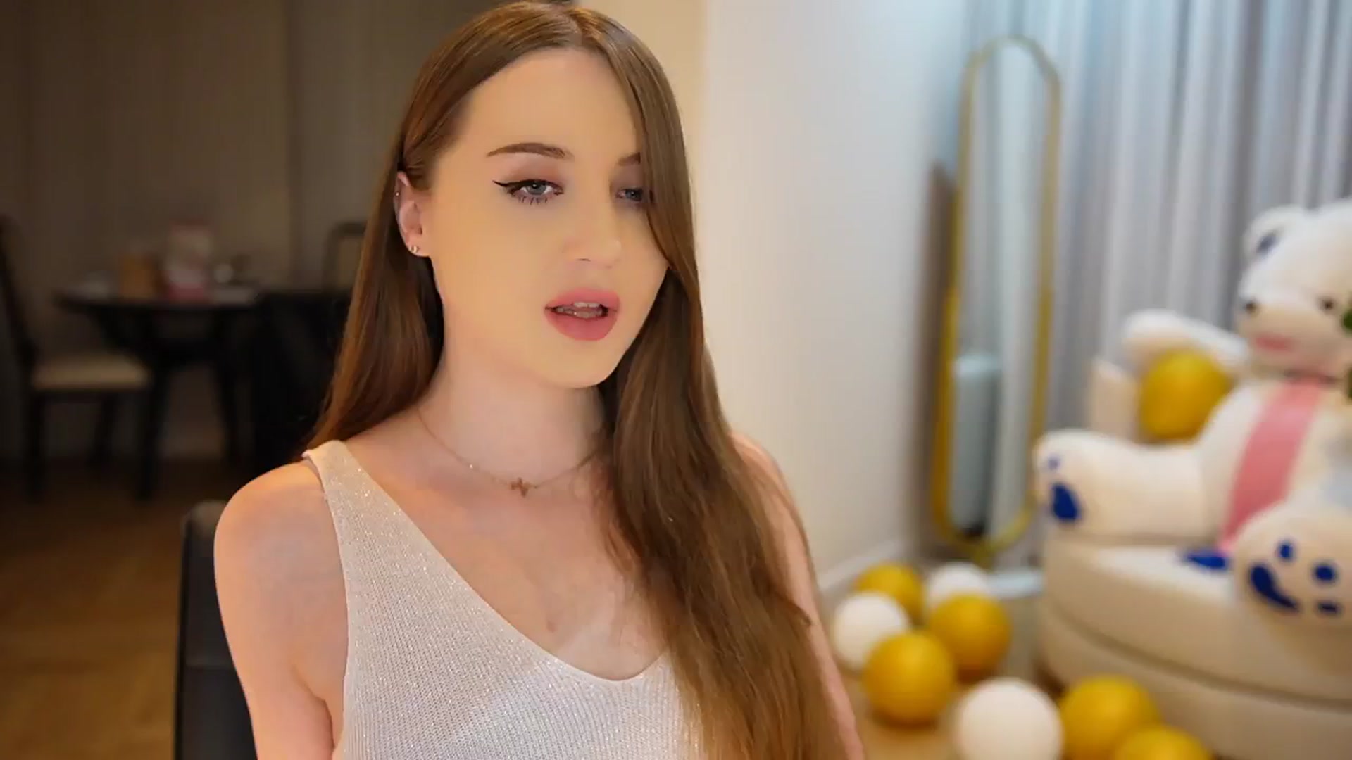 Gallery image thumbnail from Innocent_Soul's myfreecams stream on, 09/30/2024, 21:24 image 14 of 20