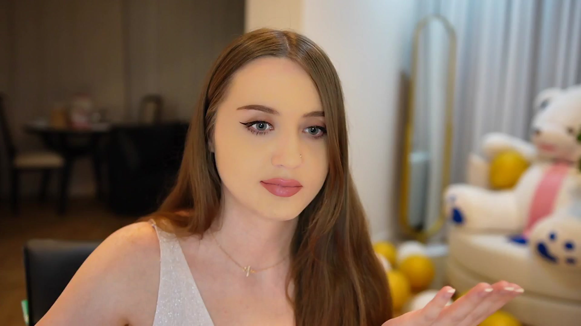 Gallery image thumbnail from Innocent_Soul's myfreecams stream on, 09/30/2024, 21:24 image 6 of 20