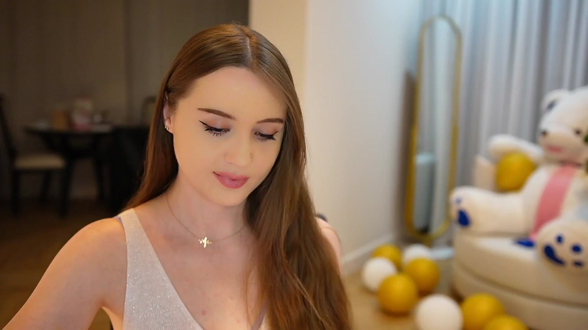 Gallery image thumbnail from Innocent_Soul's myfreecams stream on, 09/30/2024, 21:24 image 17 of 20