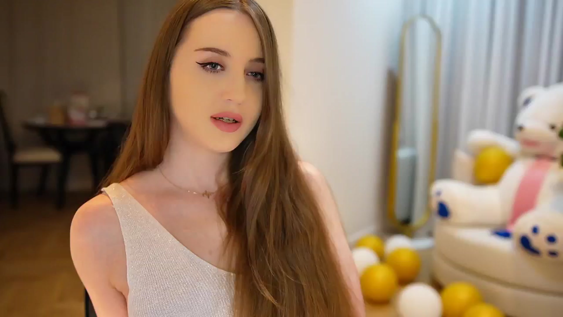 Gallery image thumbnail from Innocent_Soul's myfreecams stream on, 09/30/2024, 21:24 image 3 of 20