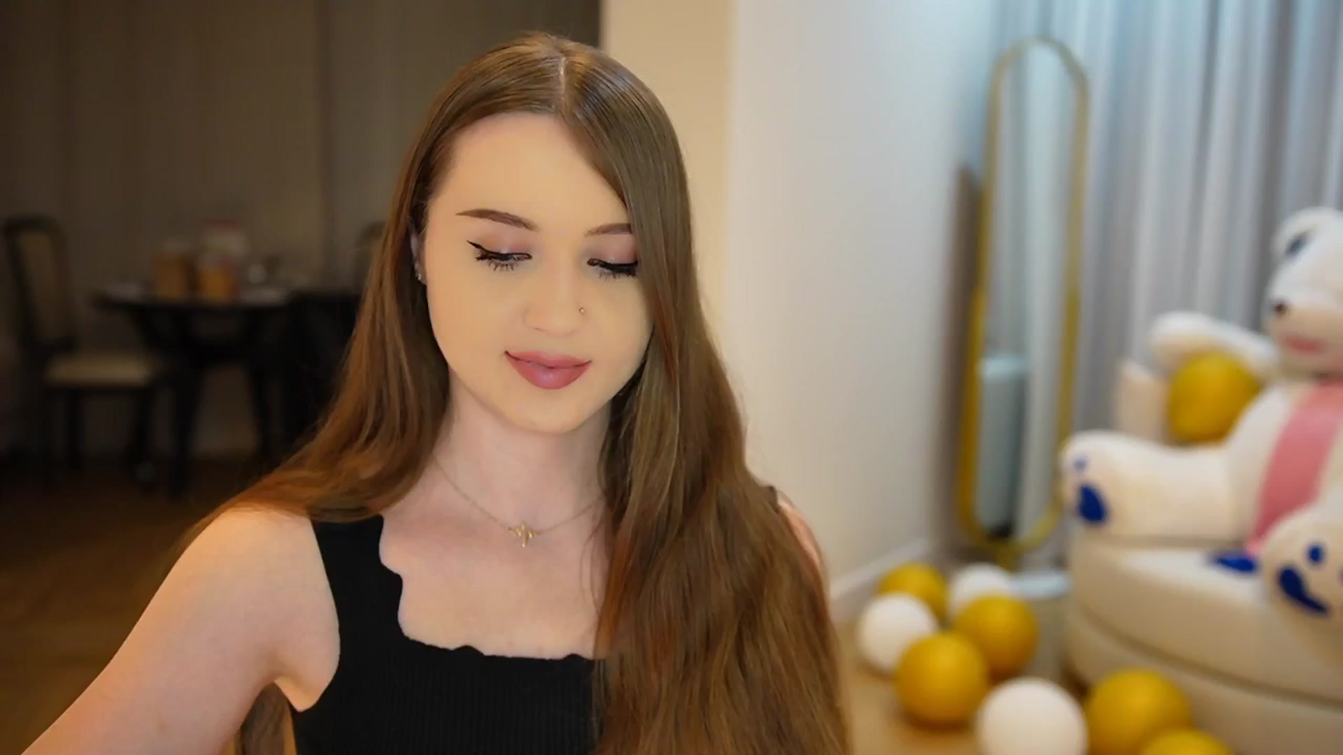 Gallery image thumbnail from Innocent_Soul's myfreecams stream on, 10/01/2024, 20:06 image 6 of 20