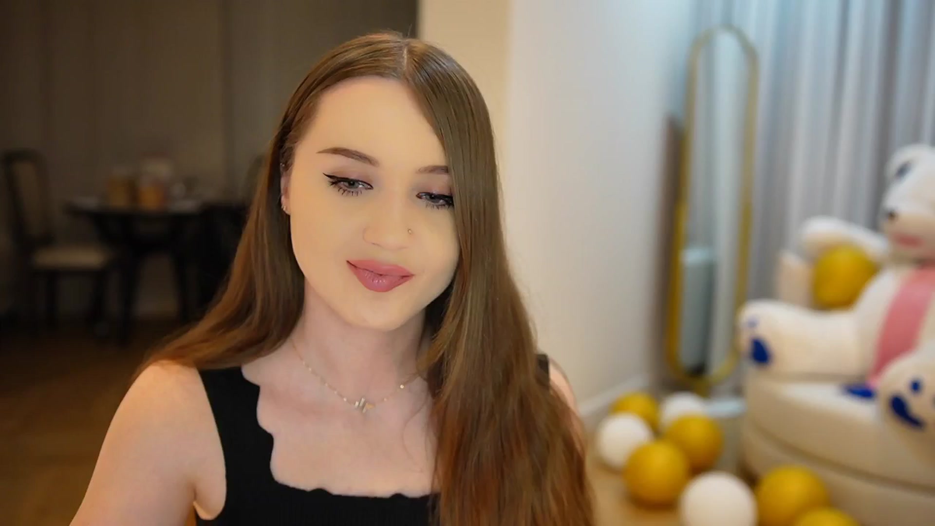 Gallery image thumbnail from Innocent_Soul's myfreecams stream on, 10/01/2024, 20:06 image 2 of 20