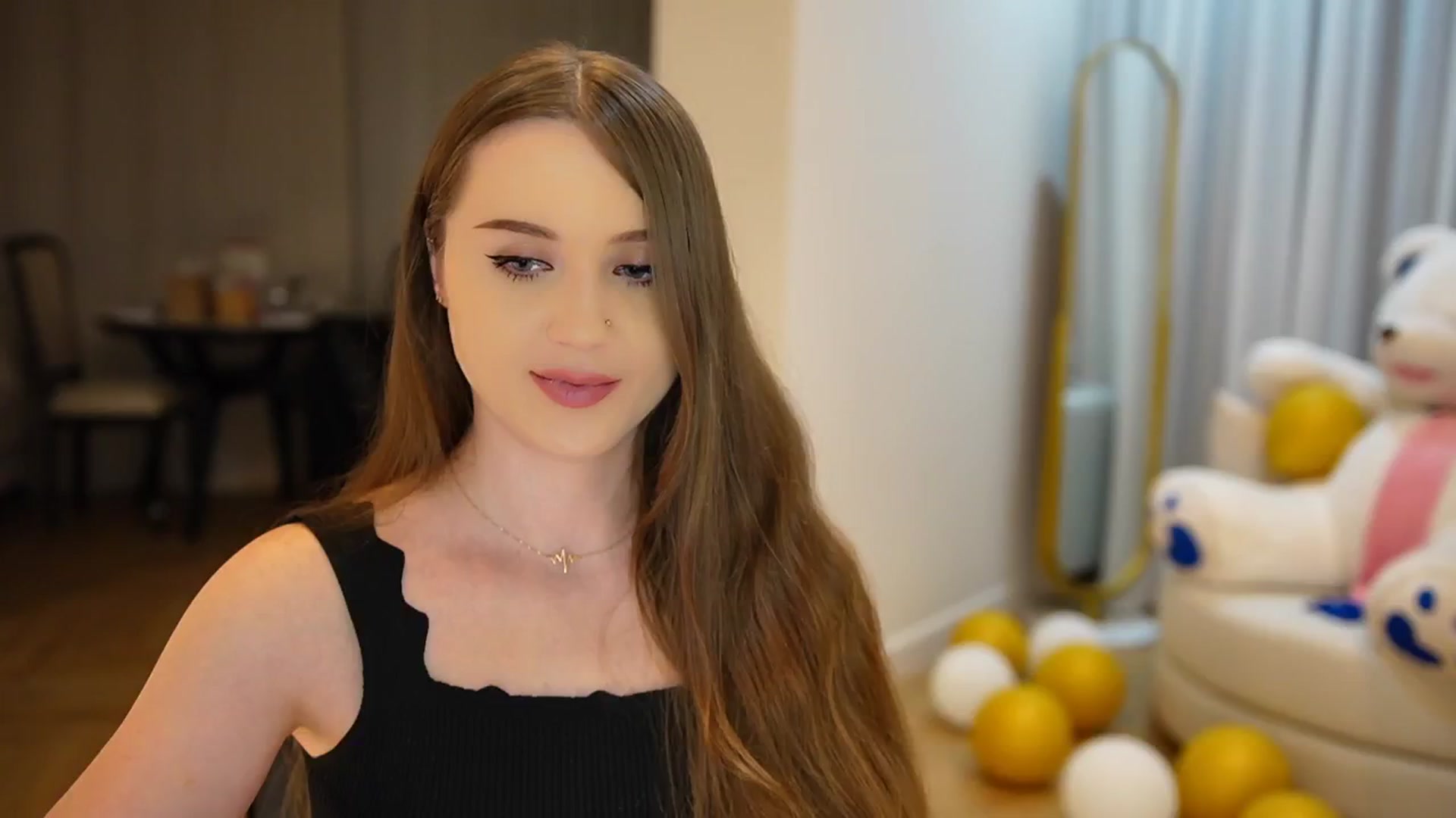 Gallery image thumbnail from Innocent_Soul's myfreecams stream on, 10/01/2024, 20:06 image 16 of 20
