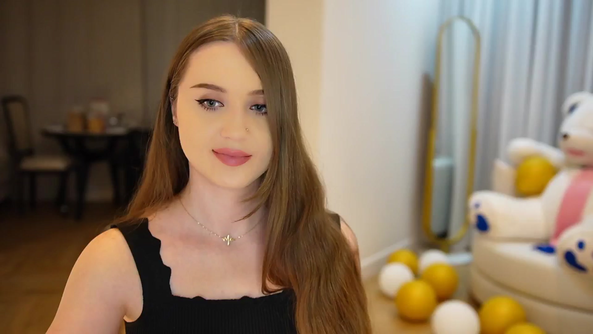Gallery image thumbnail from Innocent_Soul's myfreecams stream on, 10/01/2024, 20:06 image 15 of 20