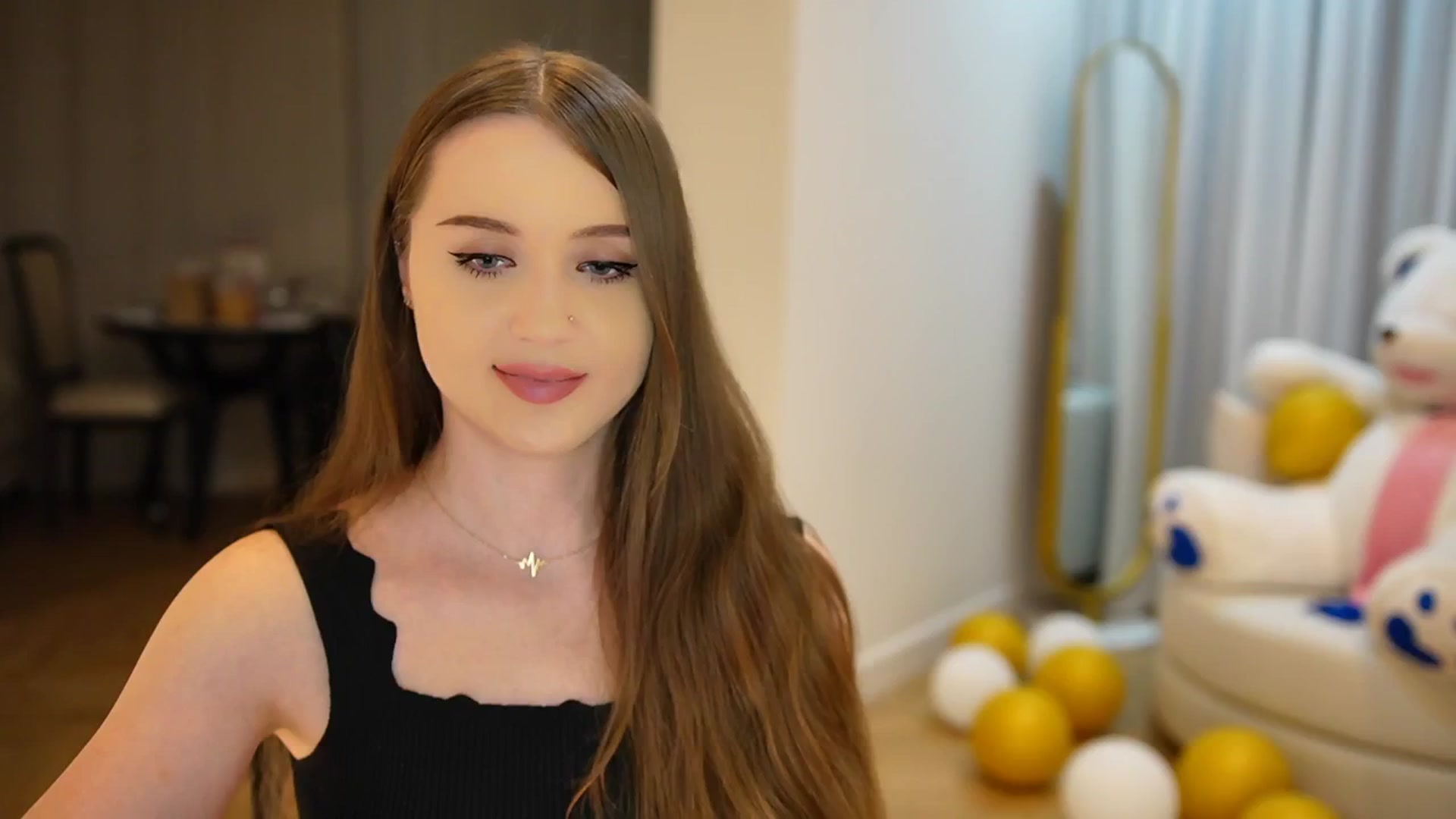 Gallery image thumbnail from Innocent_Soul's myfreecams stream on, 10/01/2024, 20:06 image 19 of 20