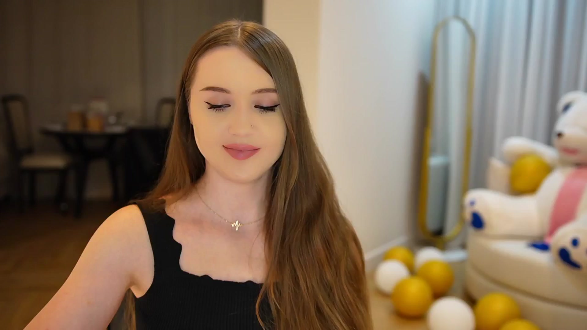 Gallery image thumbnail from Innocent_Soul's myfreecams stream on, 10/01/2024, 20:06 image 18 of 20