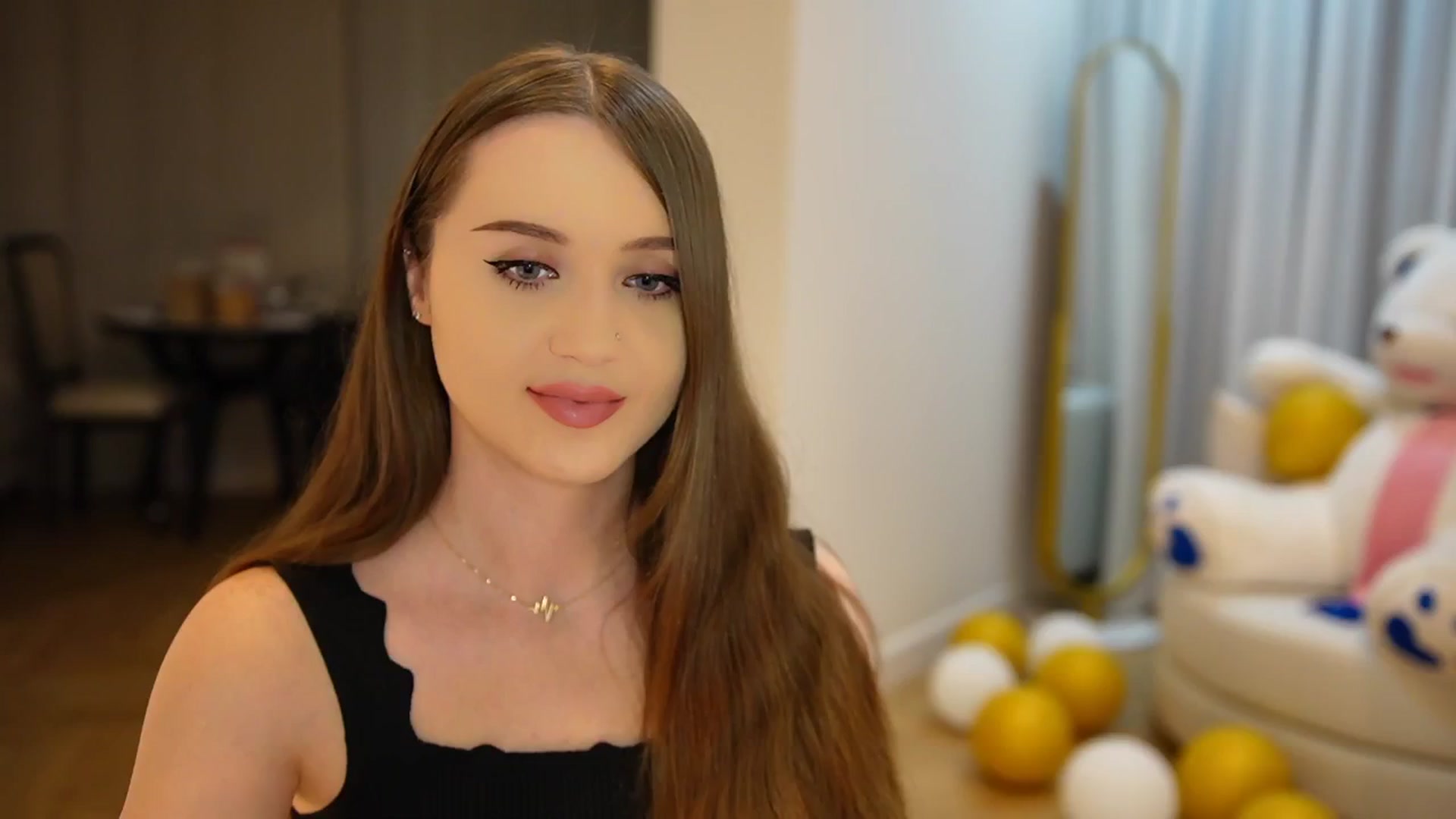 Gallery image thumbnail from Innocent_Soul's myfreecams stream on, 10/01/2024, 20:06 image 3 of 20