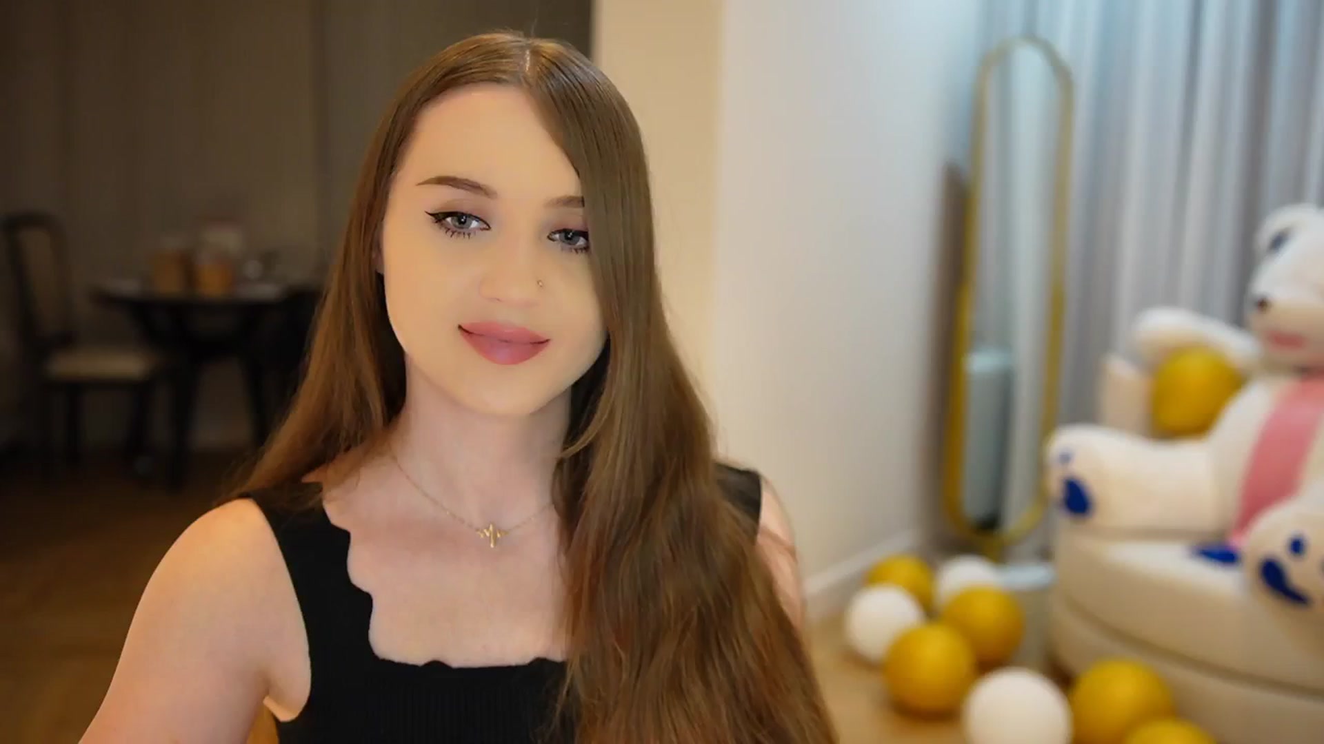 Gallery image thumbnail from Innocent_Soul's myfreecams stream on, 10/01/2024, 20:06 image 13 of 20
