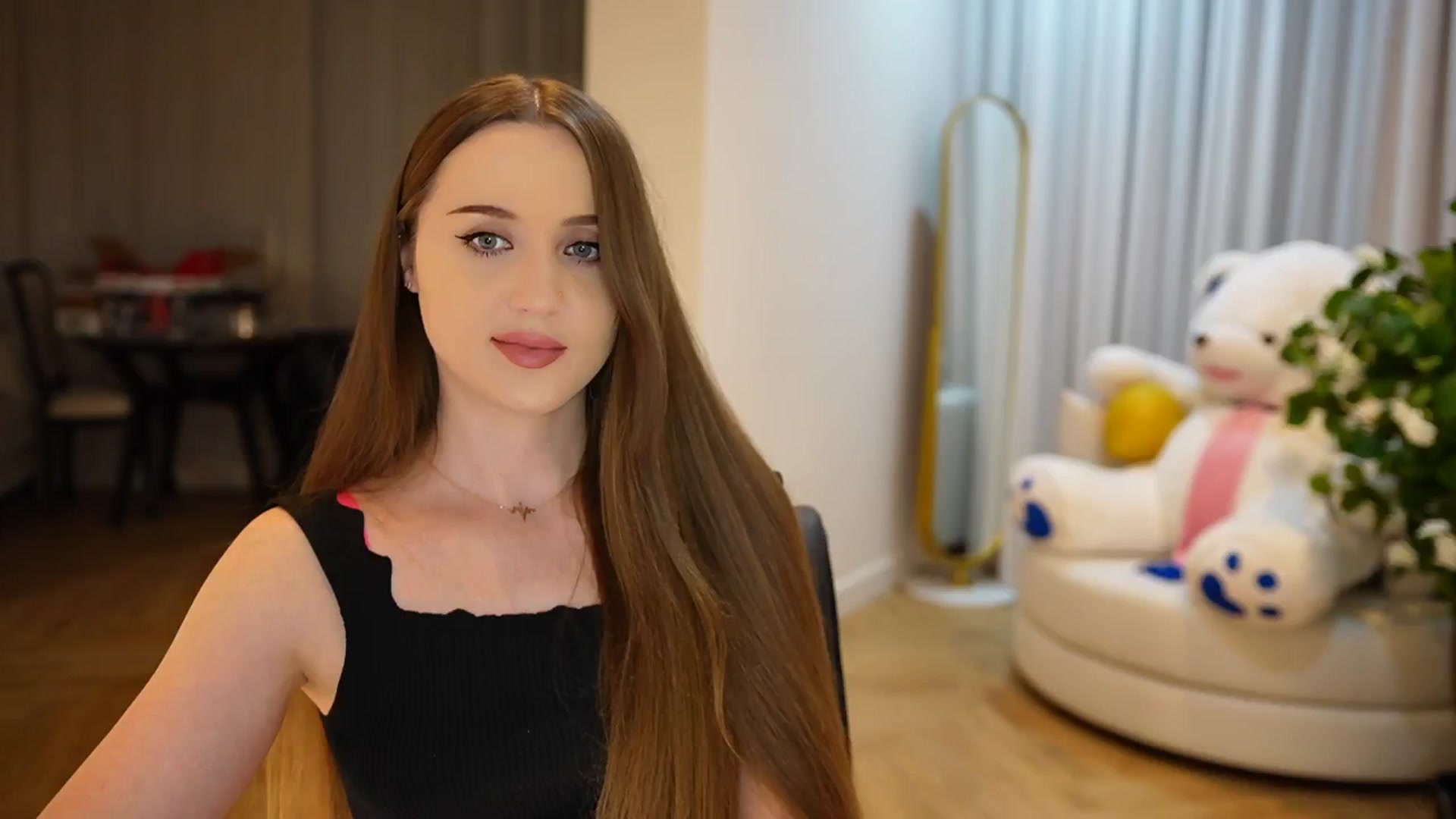 Gallery image thumbnail from Innocent_Soul's myfreecams stream on, 10/05/2024, 19:23 image 19 of 20
