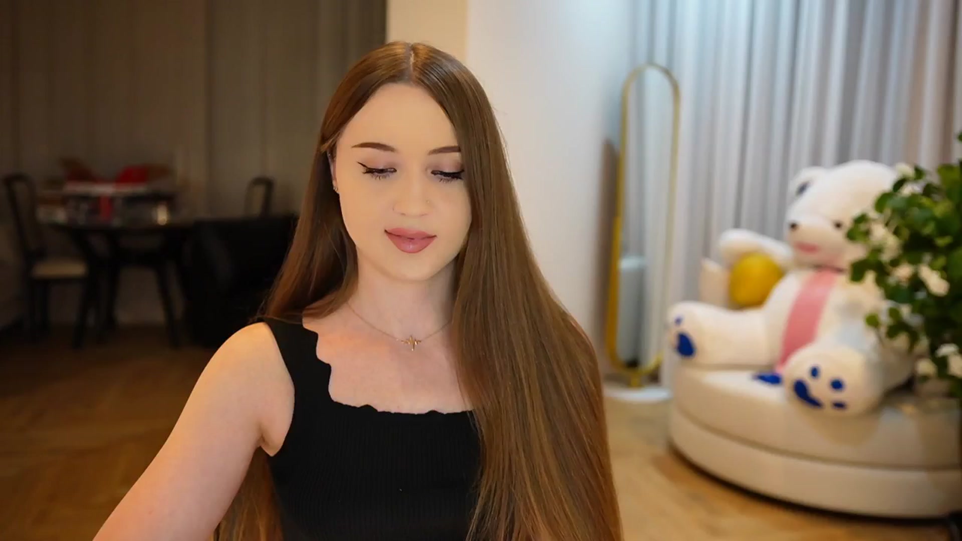 Gallery image thumbnail from Innocent_Soul's myfreecams stream on, 10/05/2024, 19:23 image 1 of 20
