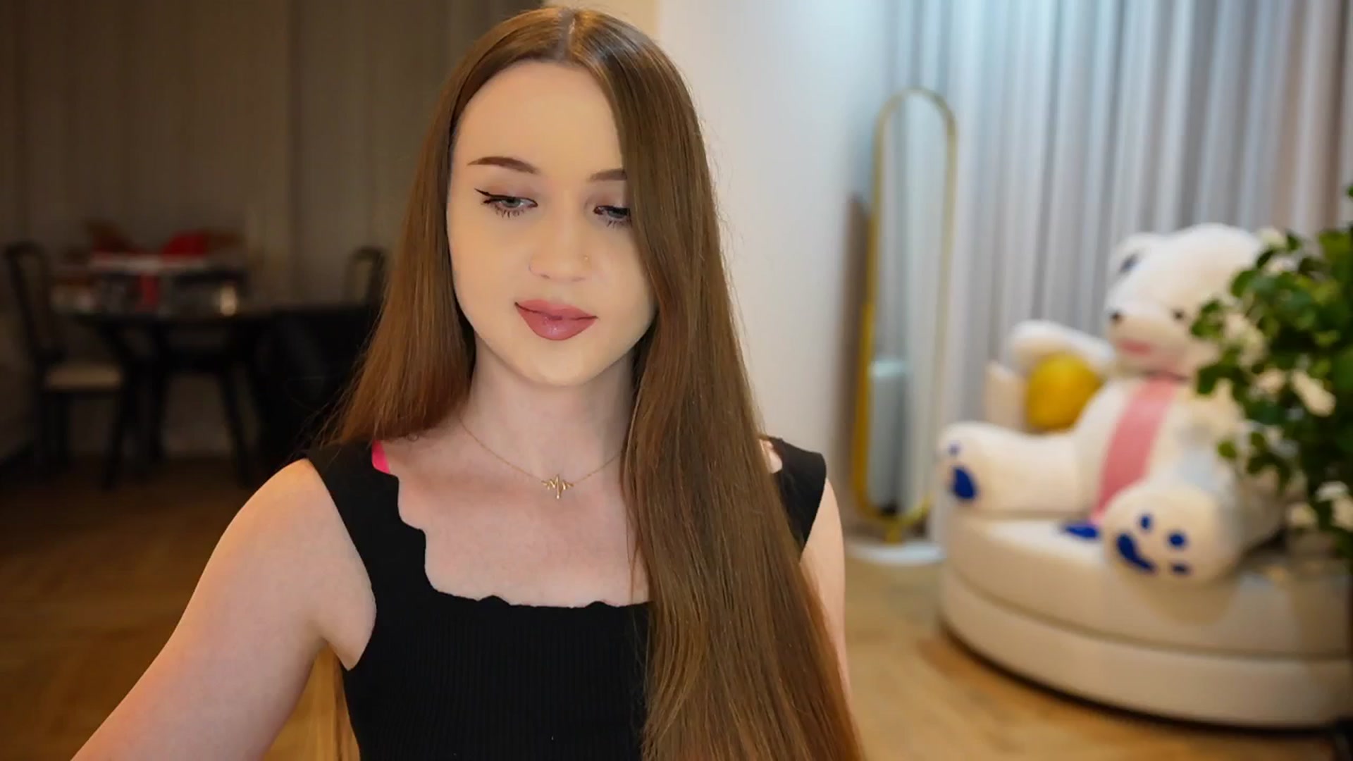 Gallery image thumbnail from Innocent_Soul's myfreecams stream on, 10/05/2024, 19:23 image 12 of 20