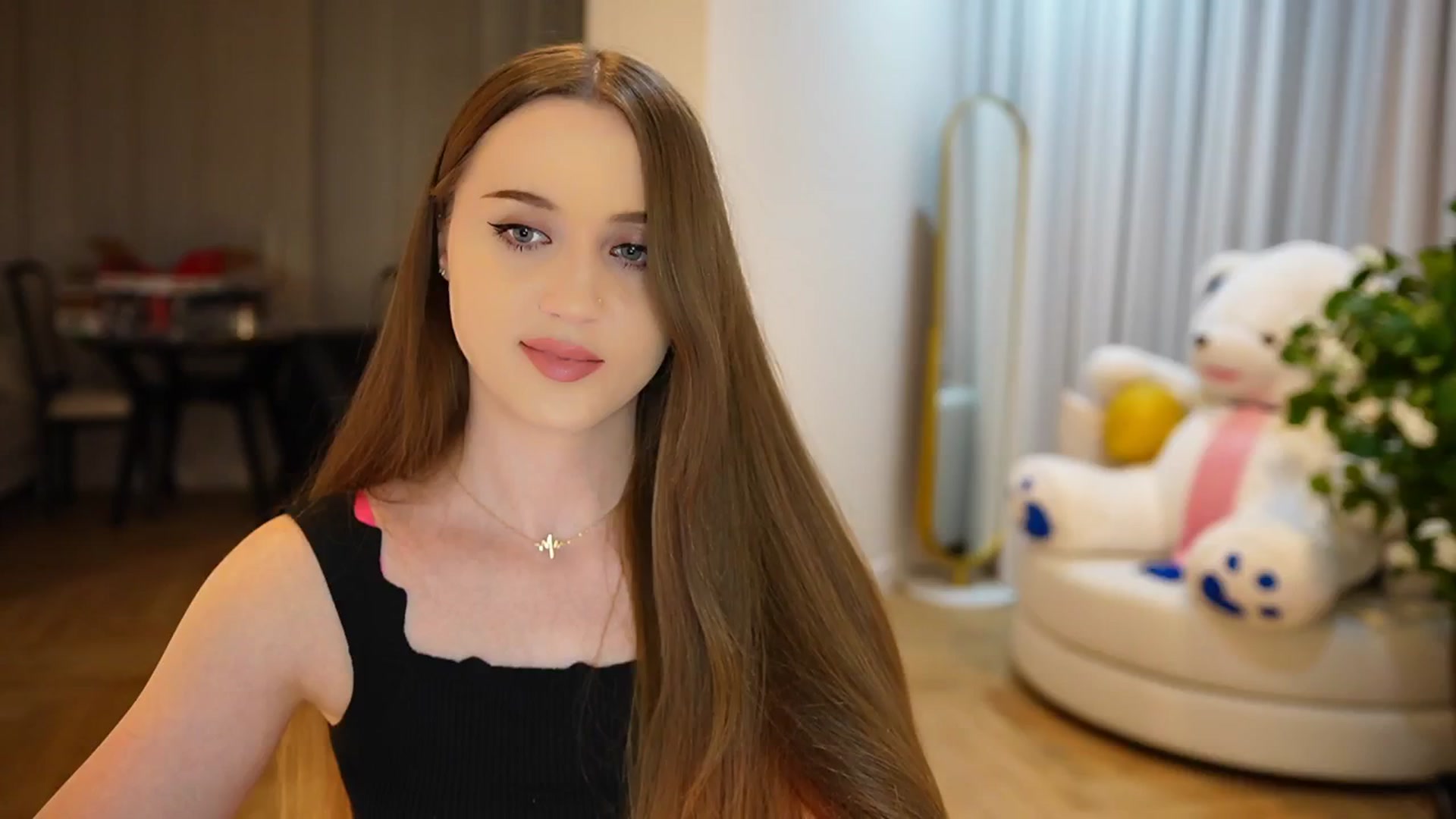 Gallery image thumbnail from Innocent_Soul's myfreecams stream on, 10/05/2024, 19:23 image 17 of 20