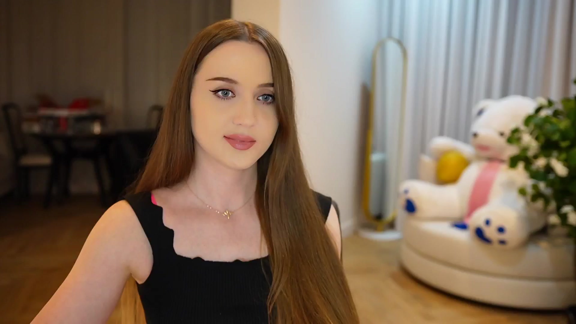Gallery image thumbnail from Innocent_Soul's myfreecams stream on, 10/05/2024, 19:23 image 11 of 20