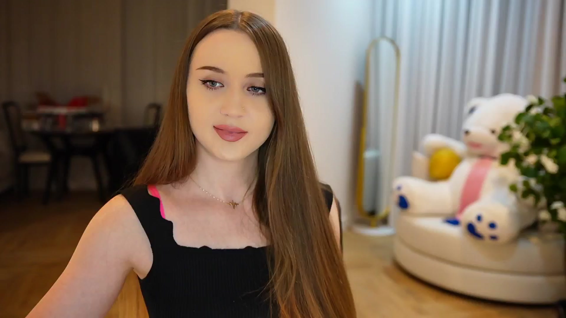 Gallery image thumbnail from Innocent_Soul's myfreecams stream on, 10/05/2024, 19:23 image 7 of 20