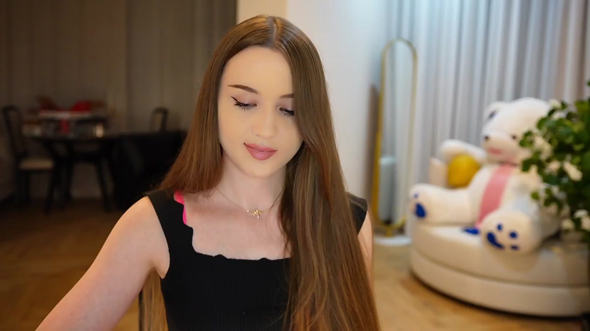 Gallery image thumbnail from Innocent_Soul's myfreecams stream on, 10/05/2024, 19:23 image 8 of 20