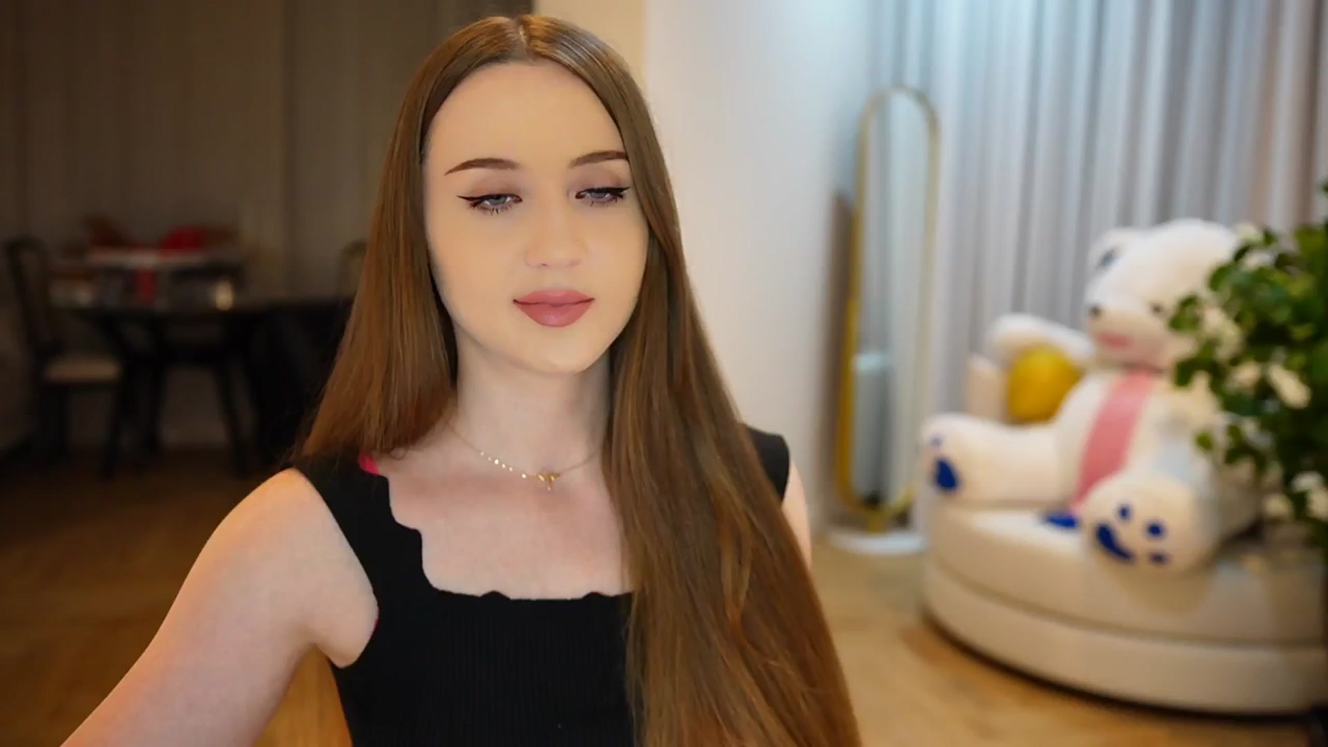 Gallery image thumbnail from Innocent_Soul's myfreecams stream on, 10/05/2024, 19:23 image 13 of 20