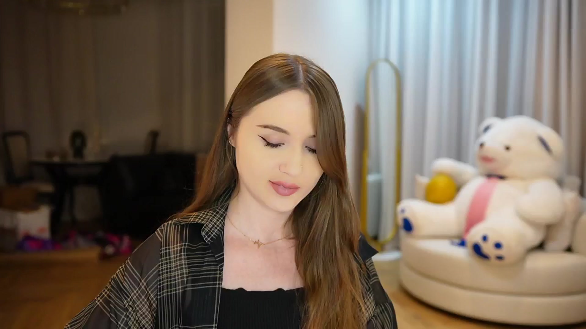 Gallery image thumbnail from Innocent_Soul's myfreecams stream on, 10/12/2024, 18:48 image 14 of 20