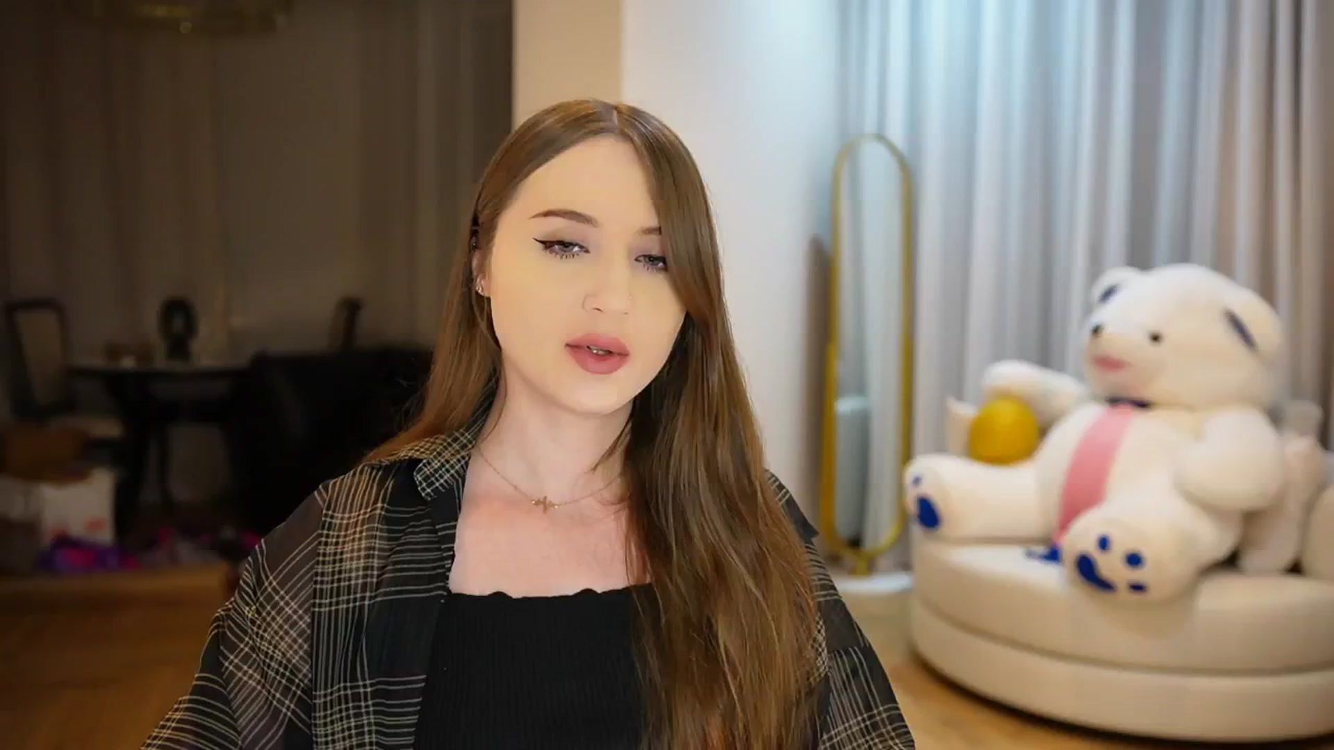 Gallery image thumbnail from Innocent_Soul's myfreecams stream on, 10/12/2024, 18:48 image 17 of 20