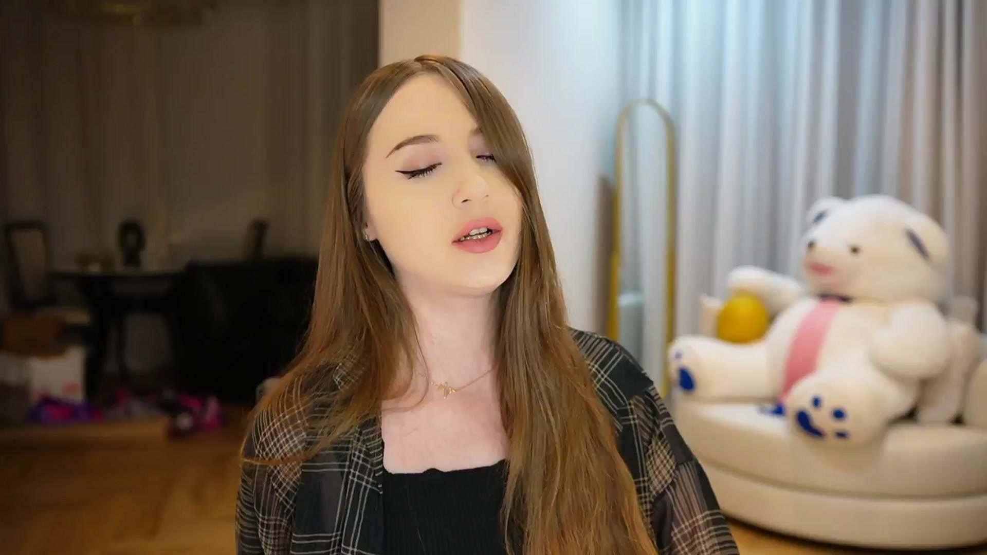 Gallery image thumbnail from Innocent_Soul's myfreecams stream on, 10/12/2024, 18:48 image 1 of 20