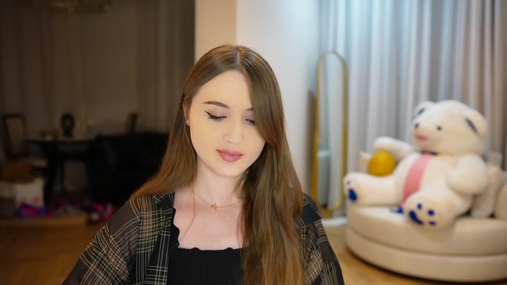 Gallery image thumbnail from Innocent_Soul's myfreecams stream on, 10/12/2024, 18:48 image 10 of 20