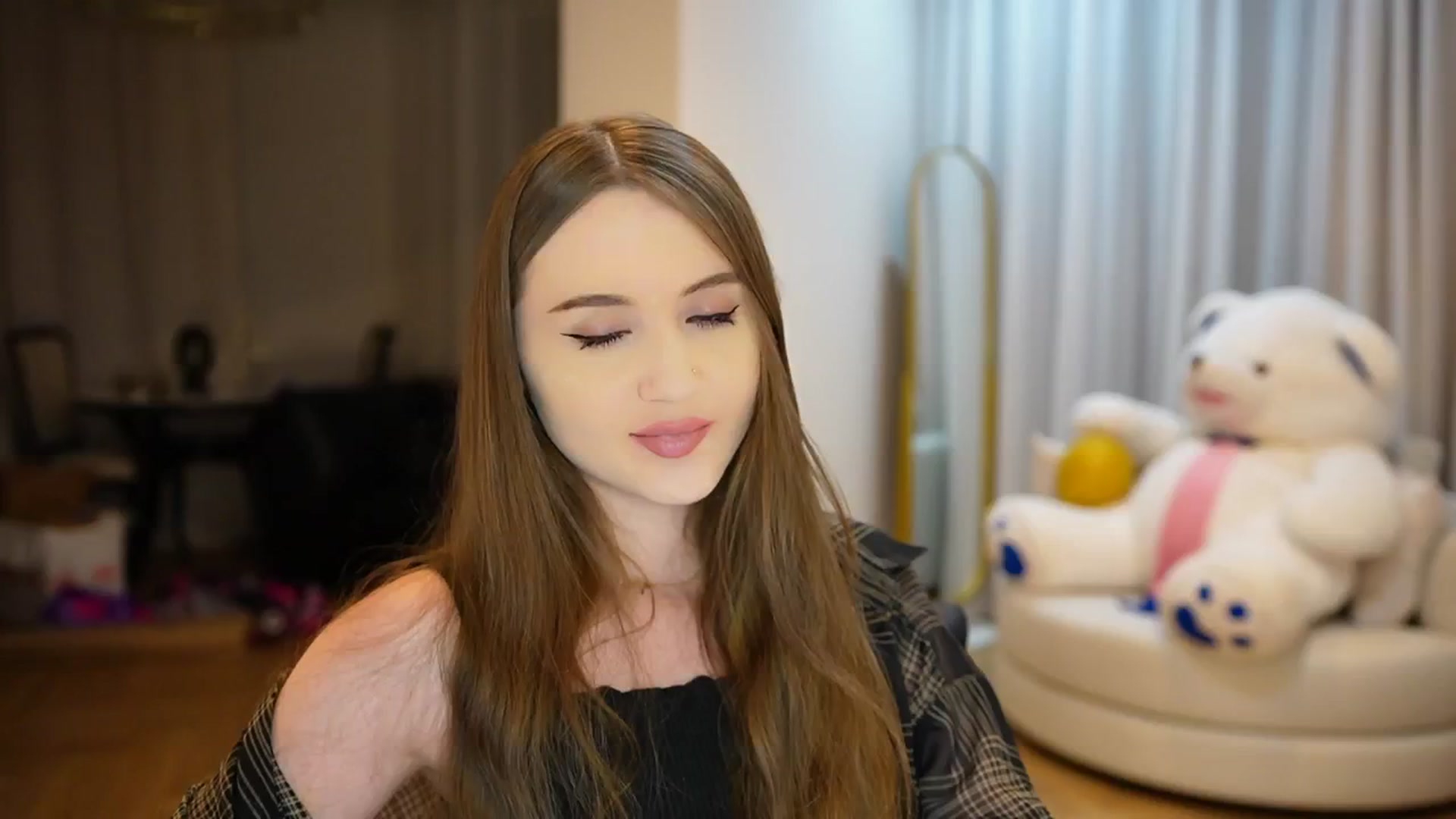 Gallery image thumbnail from Innocent_Soul's myfreecams stream on, 10/12/2024, 18:48 image 4 of 20