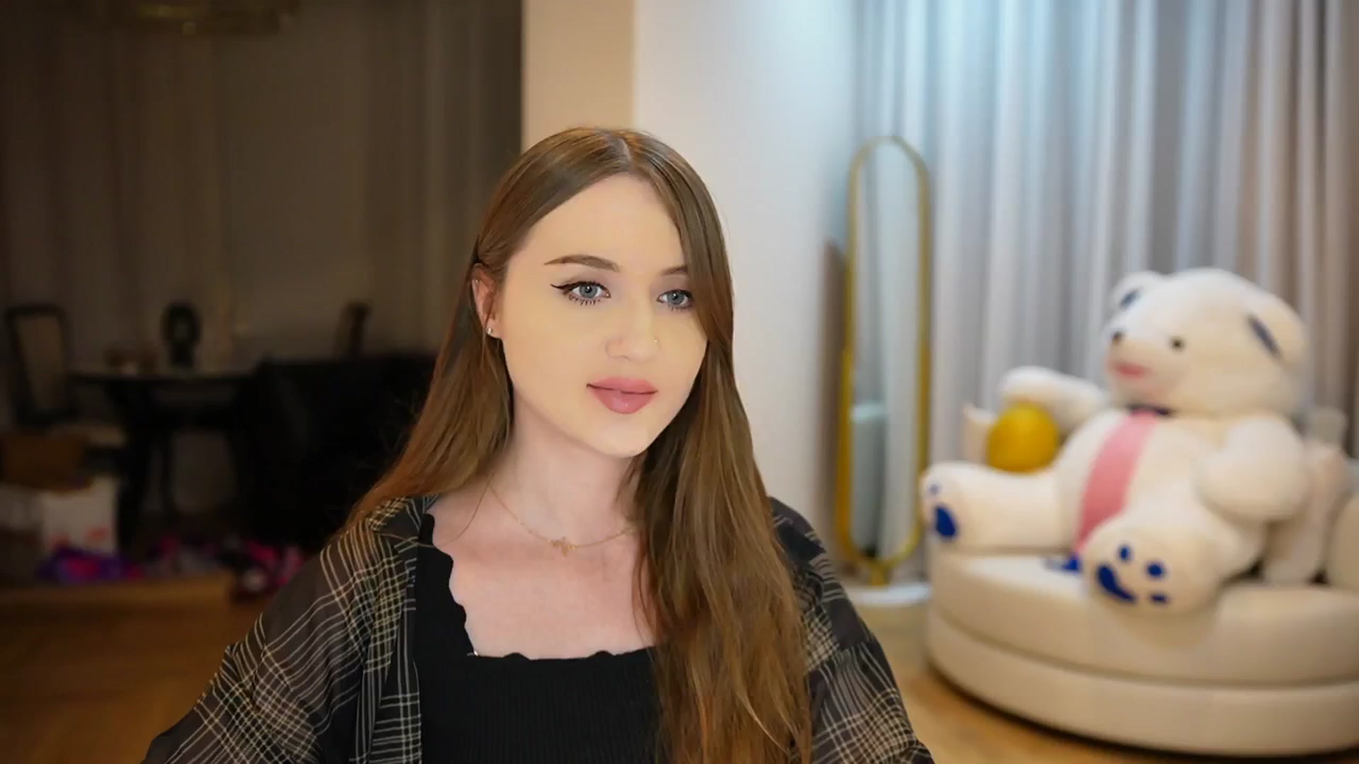 Gallery image thumbnail from Innocent_Soul's myfreecams stream on, 10/12/2024, 18:48 image 6 of 20