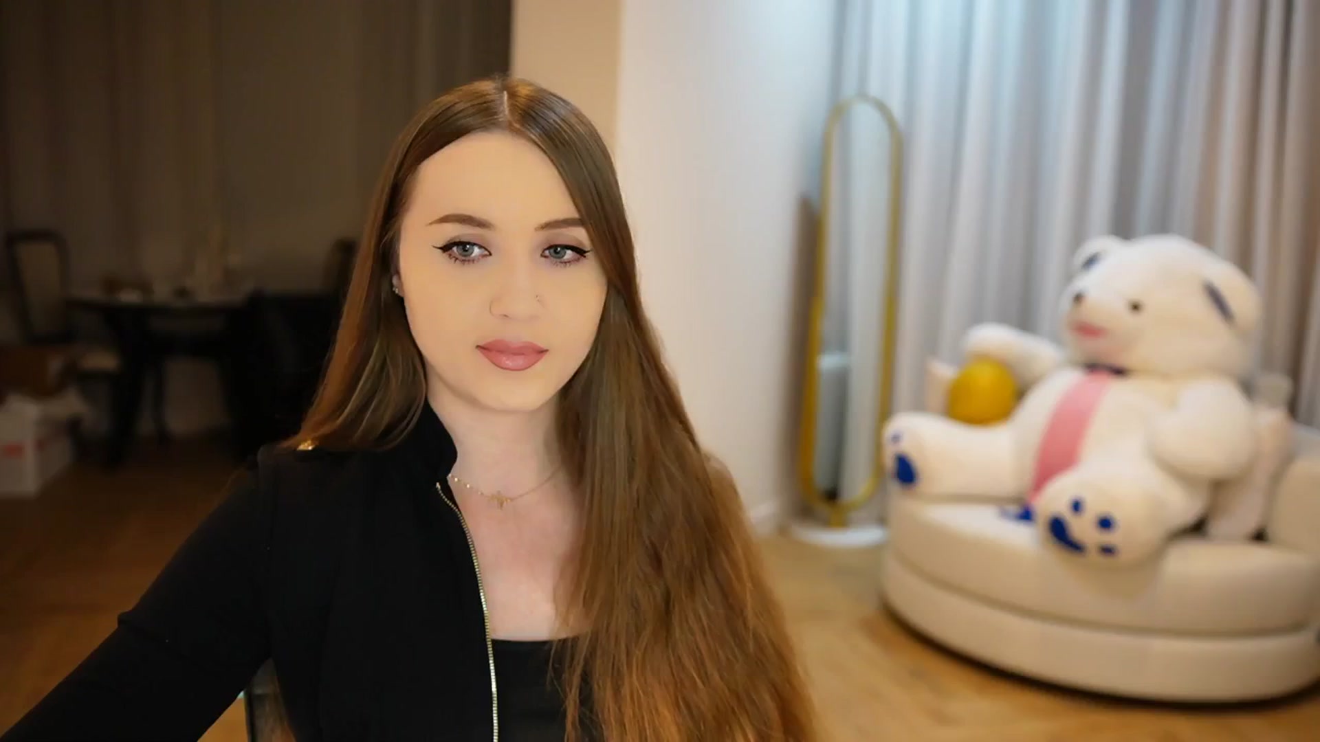 Gallery image thumbnail from Innocent_Soul's myfreecams stream on, 10/13/2024, 20:24 image 14 of 20