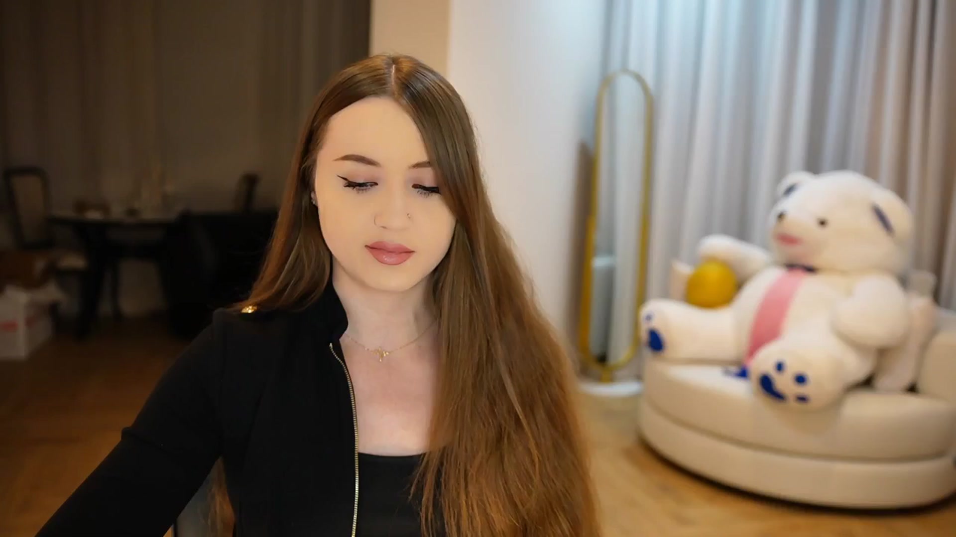 Gallery image thumbnail from Innocent_Soul's myfreecams stream on, 10/13/2024, 20:24 image 10 of 20