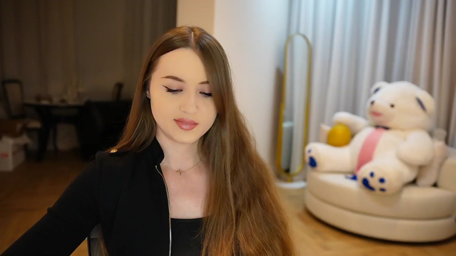 Gallery image thumbnail from Innocent_Soul's myfreecams stream on, 10/13/2024, 20:24 image 13 of 20