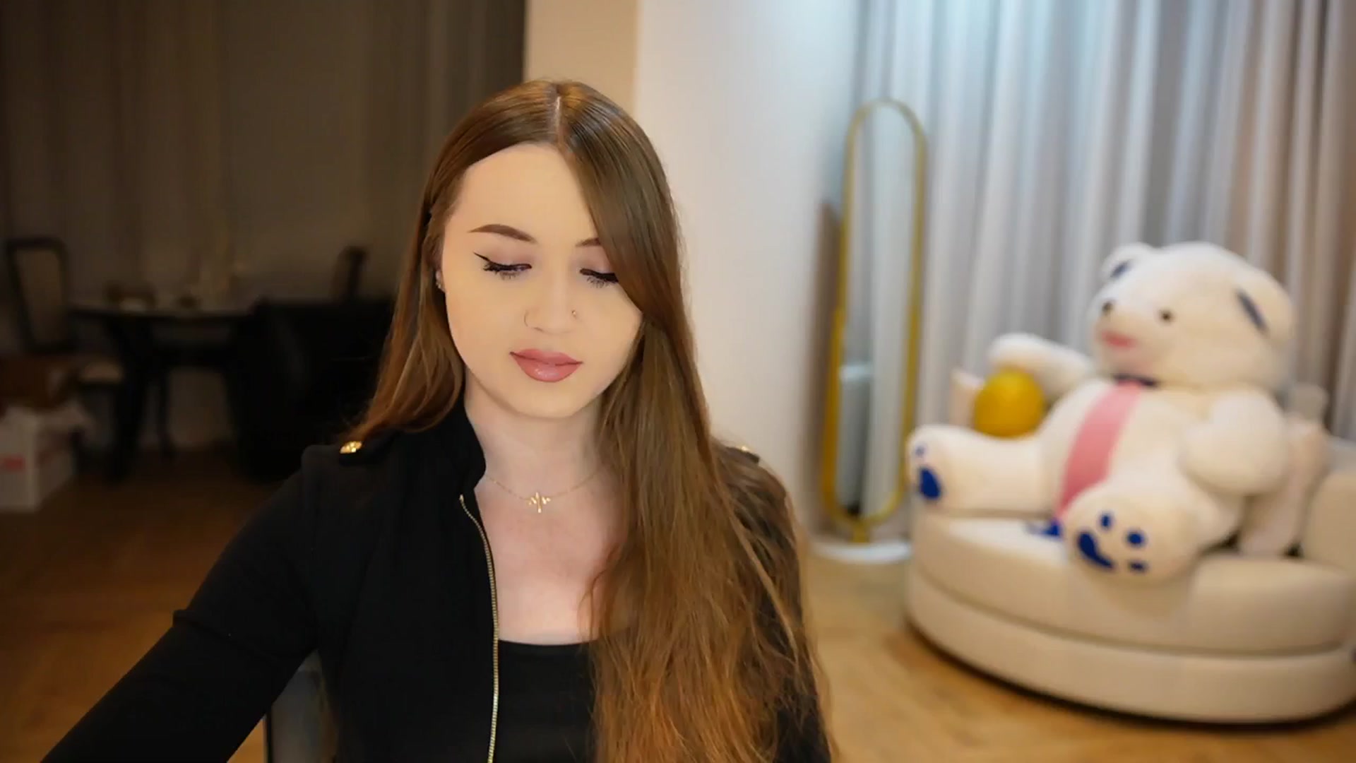 Gallery image thumbnail from Innocent_Soul's myfreecams stream on, 10/13/2024, 20:24 image 1 of 20