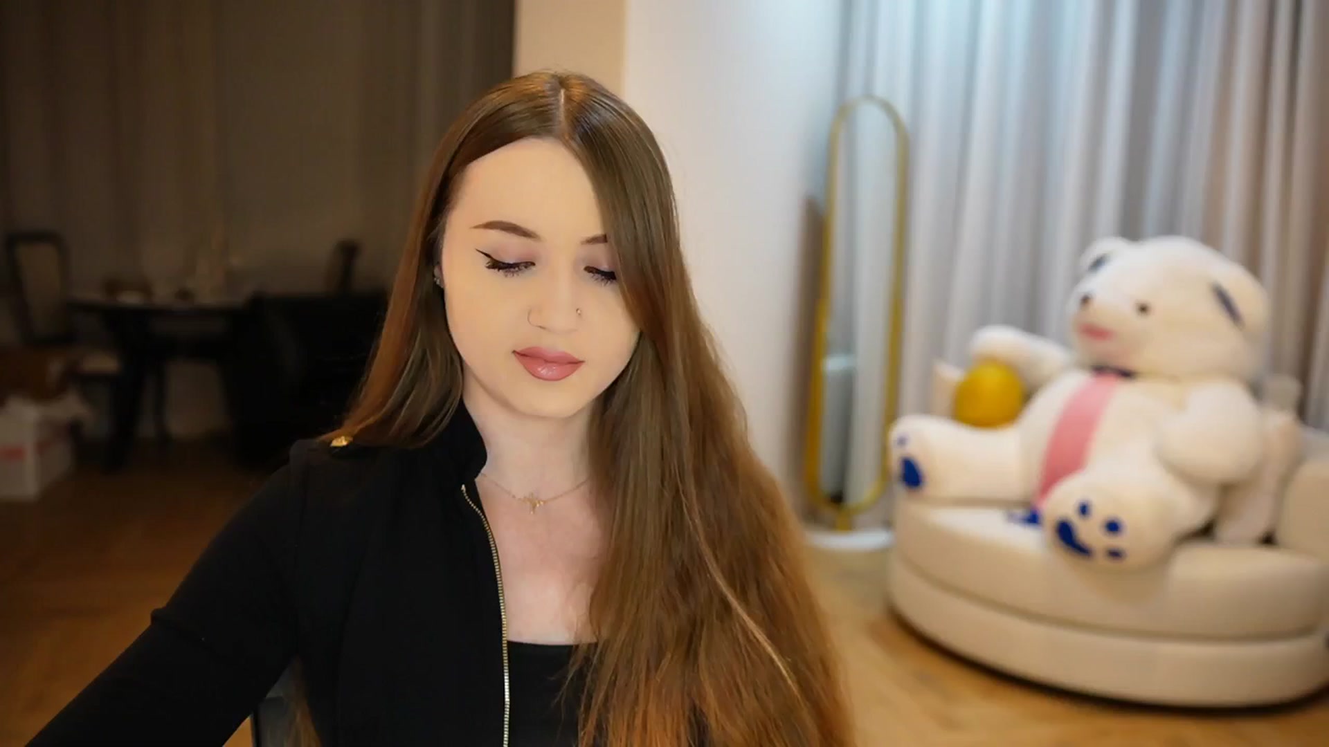 Gallery image thumbnail from Innocent_Soul's myfreecams stream on, 10/13/2024, 20:24 image 17 of 20