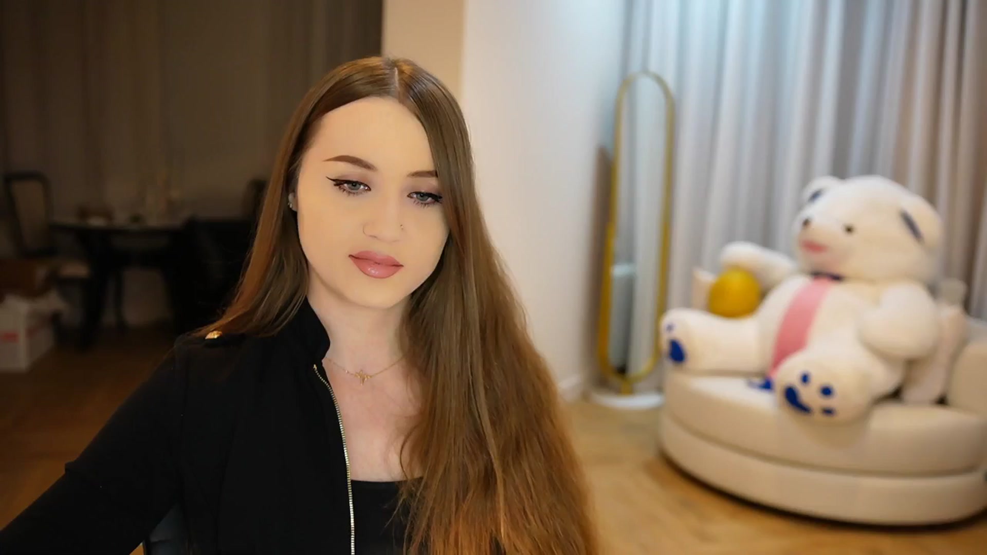 Gallery image thumbnail from Innocent_Soul's myfreecams stream on, 10/13/2024, 20:24 image 18 of 20