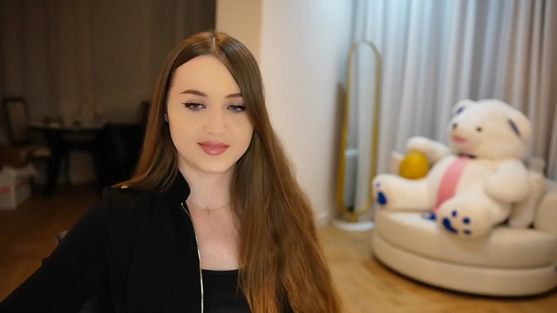 Gallery image thumbnail from Innocent_Soul's myfreecams stream on, 10/13/2024, 20:44 image 8 of 20