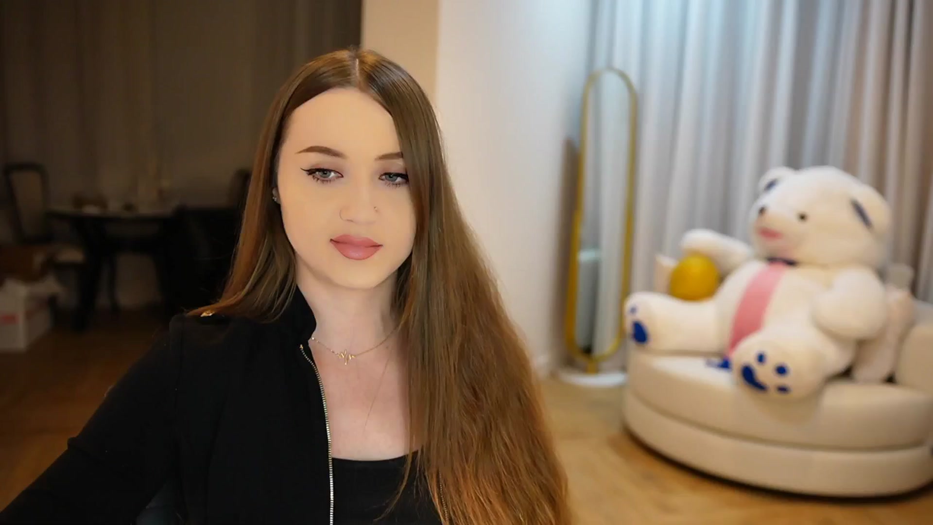 Gallery image thumbnail from Innocent_Soul's myfreecams stream on, 10/13/2024, 20:44 image 2 of 20