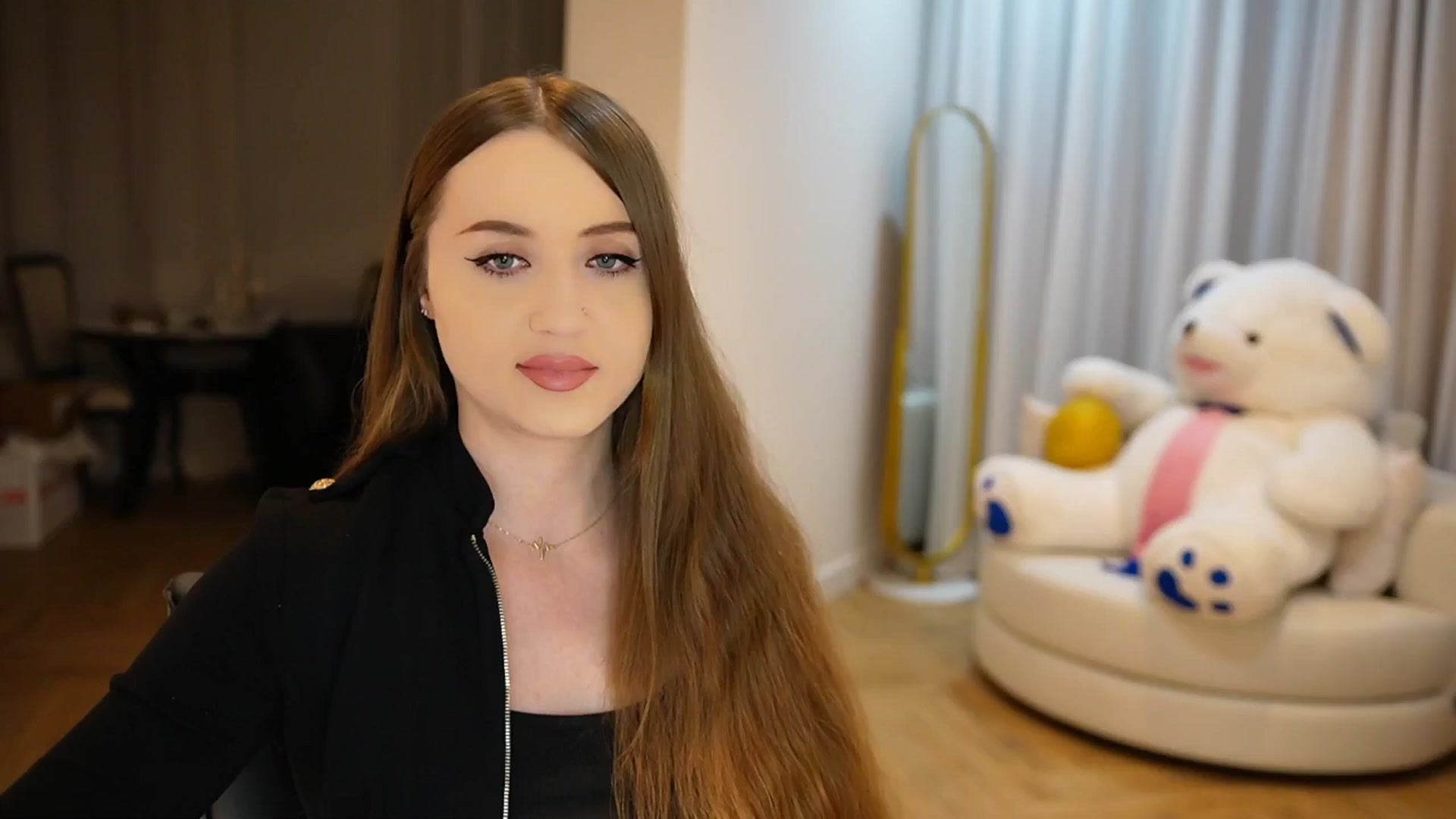 Gallery image thumbnail from Innocent_Soul's myfreecams stream on, 10/13/2024, 20:44 image 12 of 20