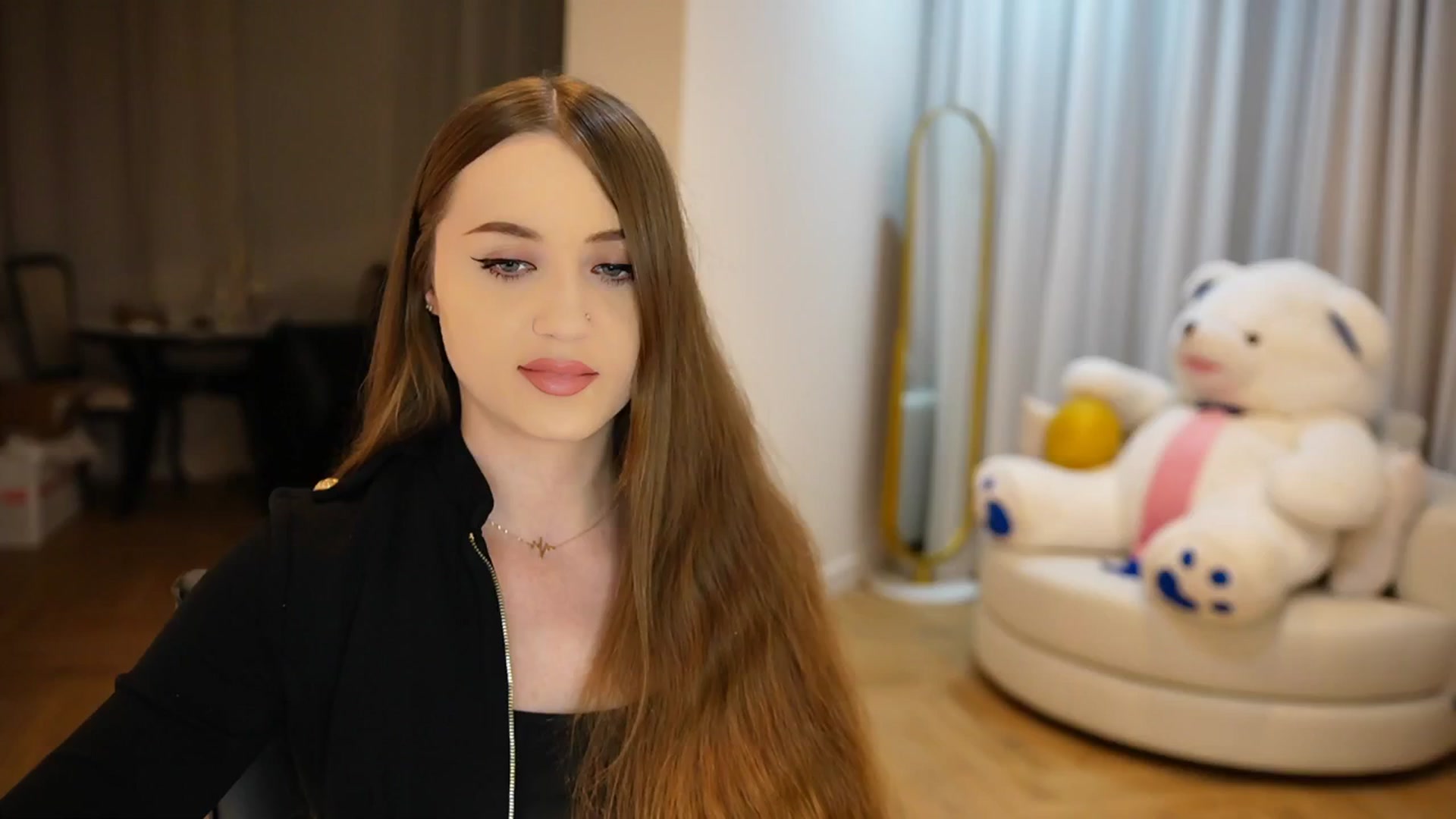 Gallery image thumbnail from Innocent_Soul's myfreecams stream on, 10/13/2024, 20:44 image 16 of 20