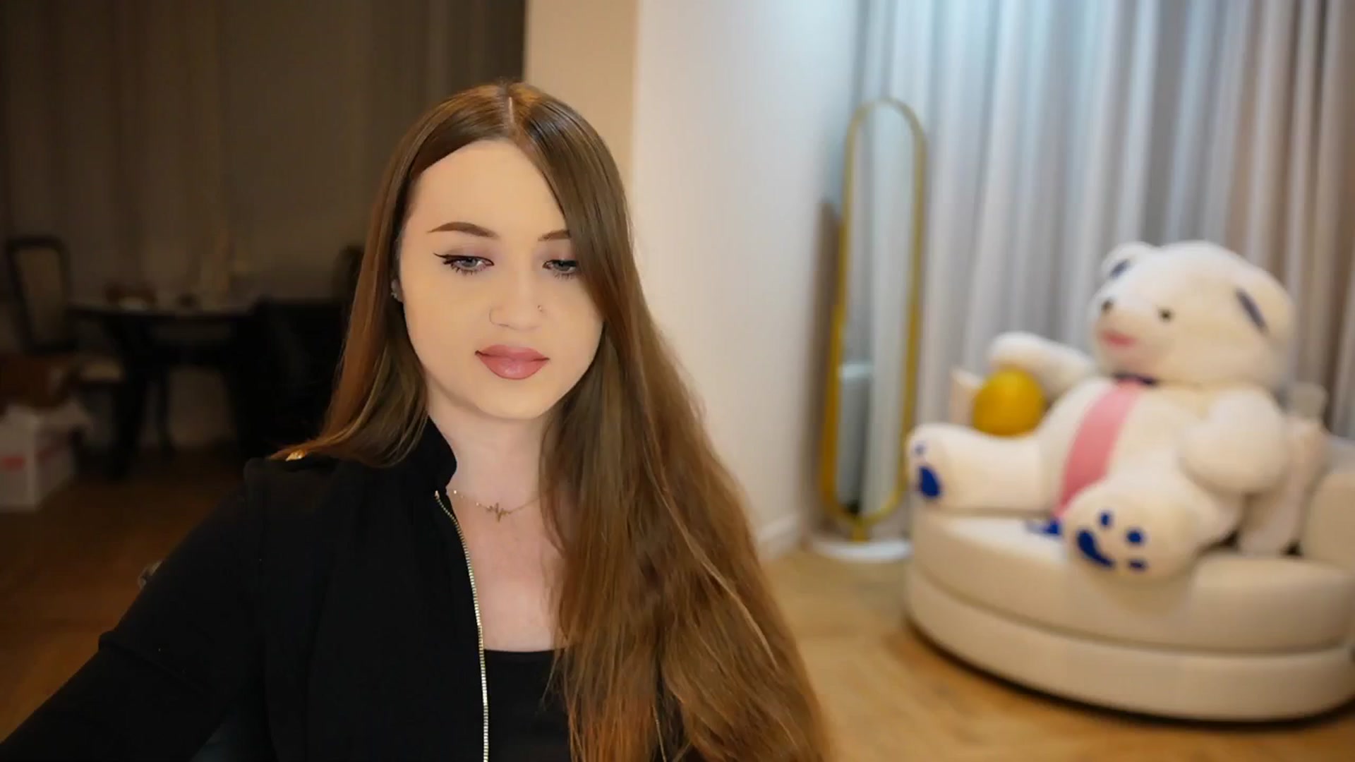 Gallery image thumbnail from Innocent_Soul's myfreecams stream on, 10/13/2024, 20:44 image 10 of 20