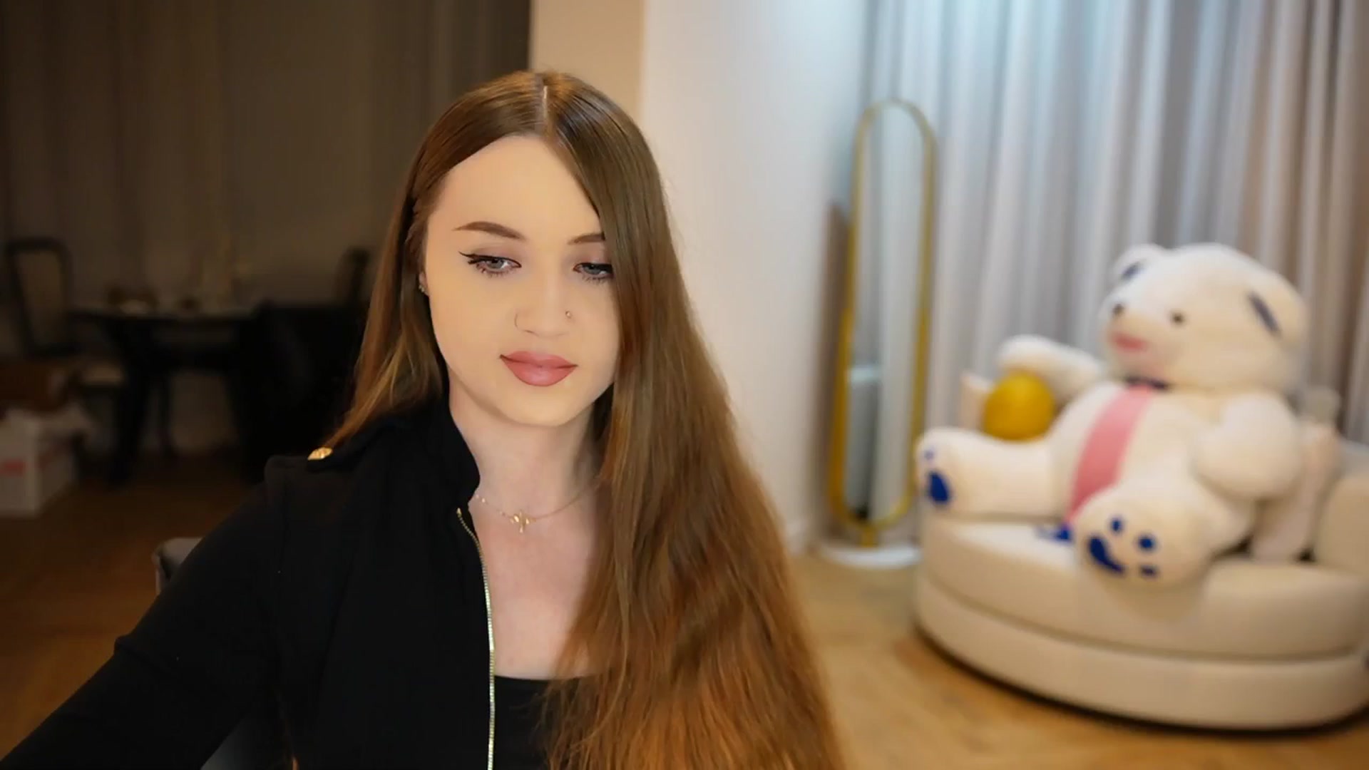 Gallery image thumbnail from Innocent_Soul's myfreecams stream on, 10/13/2024, 20:44 image 17 of 20