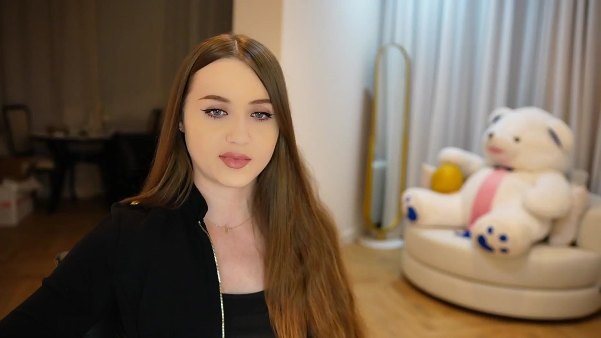 Gallery image thumbnail from Innocent_Soul's myfreecams stream on, 10/13/2024, 20:44 image 7 of 20