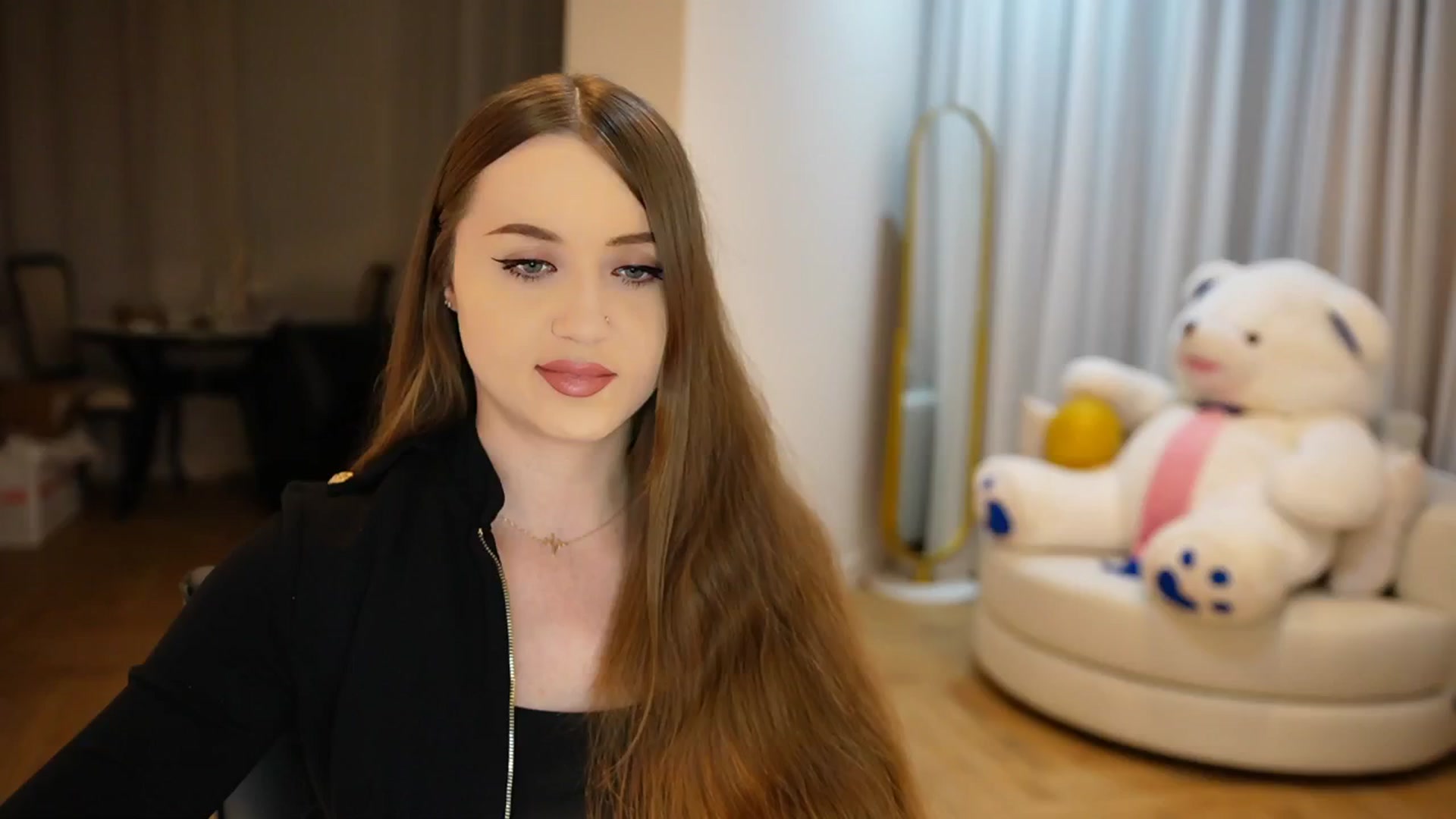 Gallery image thumbnail from Innocent_Soul's myfreecams stream on, 10/13/2024, 20:44 image 14 of 20