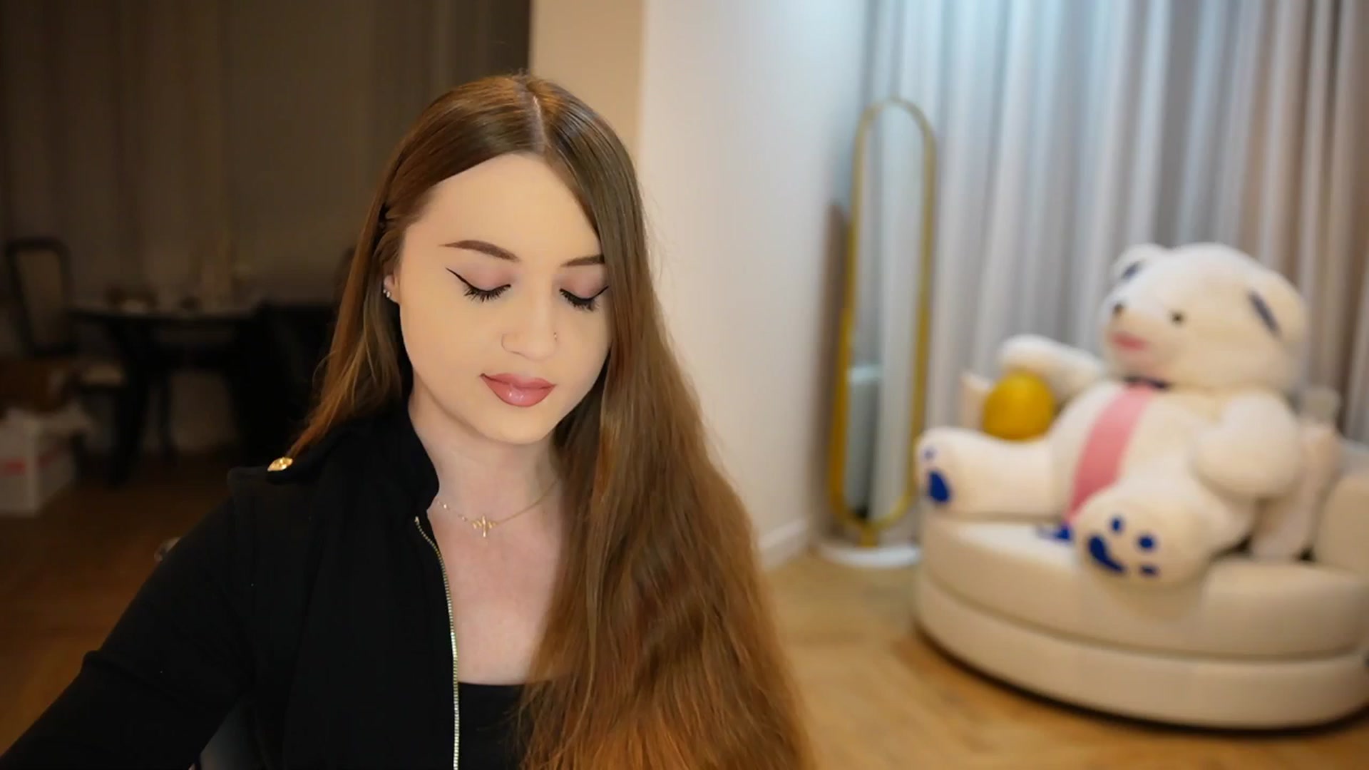 Gallery image thumbnail from Innocent_Soul's myfreecams stream on, 10/13/2024, 20:44 image 15 of 20