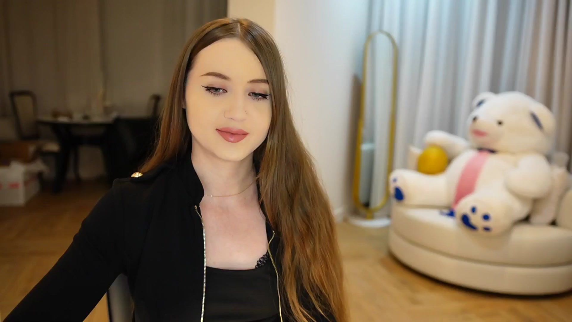 Gallery image thumbnail from Innocent_Soul's myfreecams stream on, 10/13/2024, 21:37 image 15 of 20
