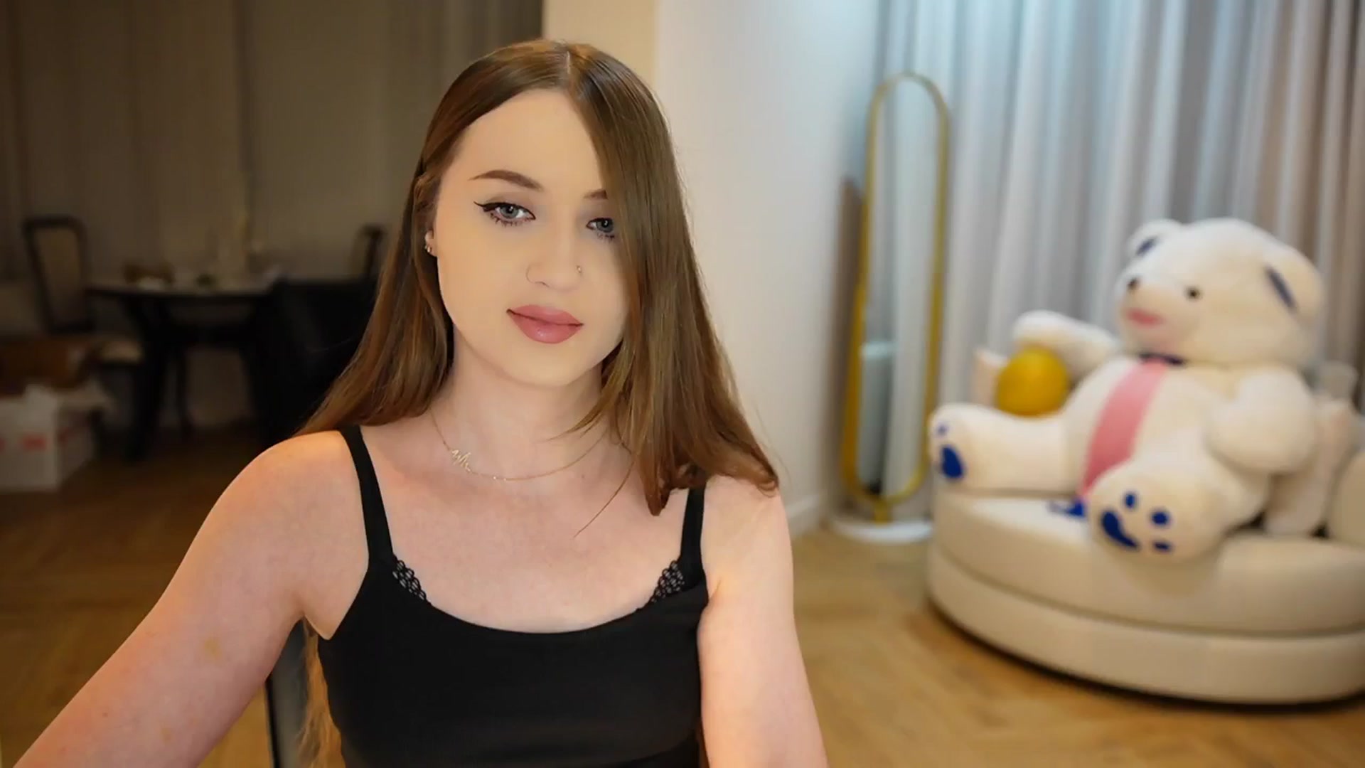 Gallery image thumbnail from Innocent_Soul's myfreecams stream on, 10/13/2024, 21:37 image 2 of 20