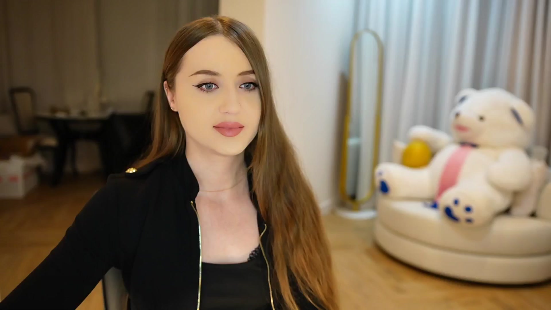 Gallery image thumbnail from Innocent_Soul's myfreecams stream on, 10/13/2024, 21:37 image 17 of 20